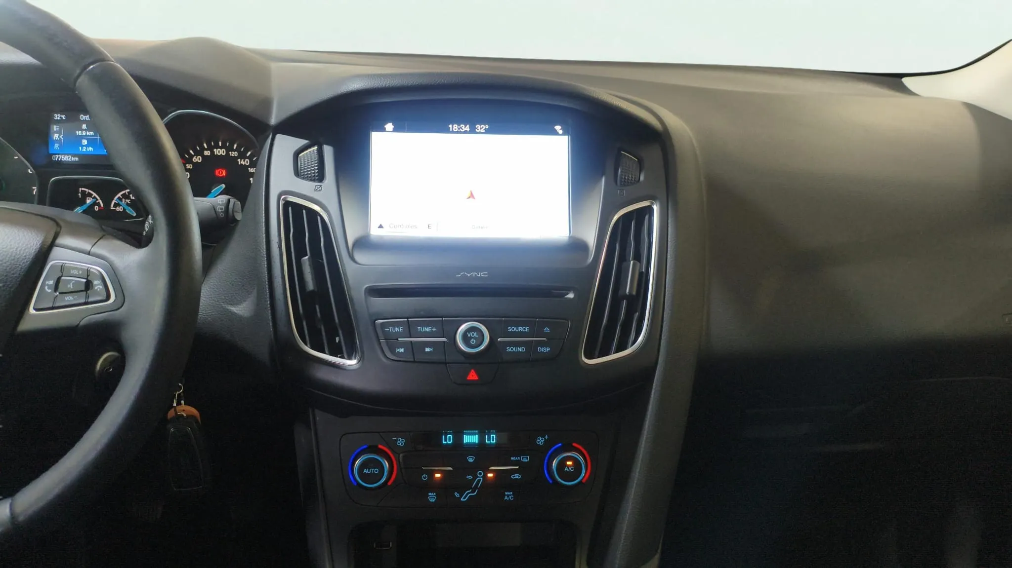 Ford Focus 1.0 EcoBoost Trend - foto 16