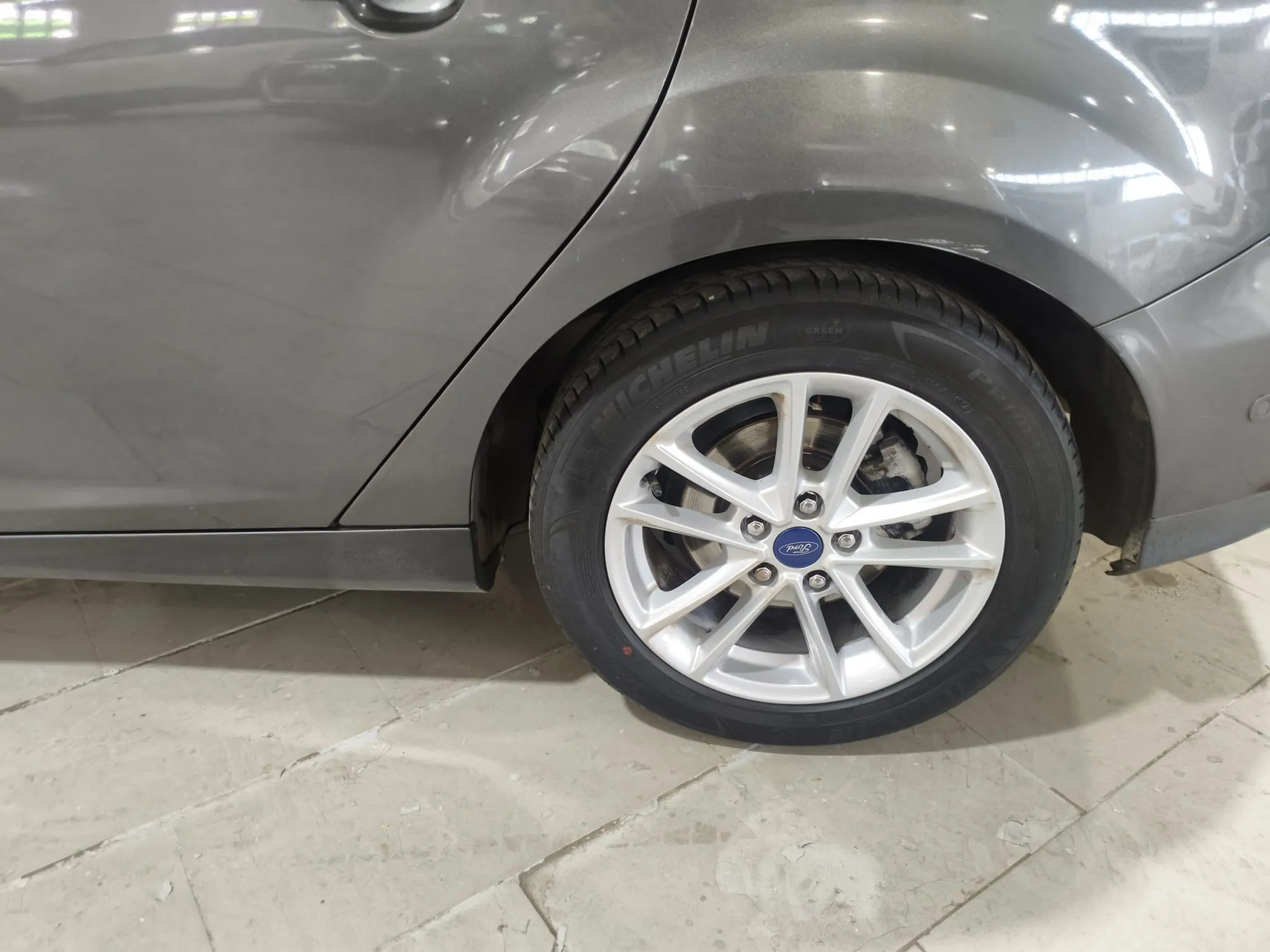 Ford Focus 1.0 EcoBoost Trend - foto 10
