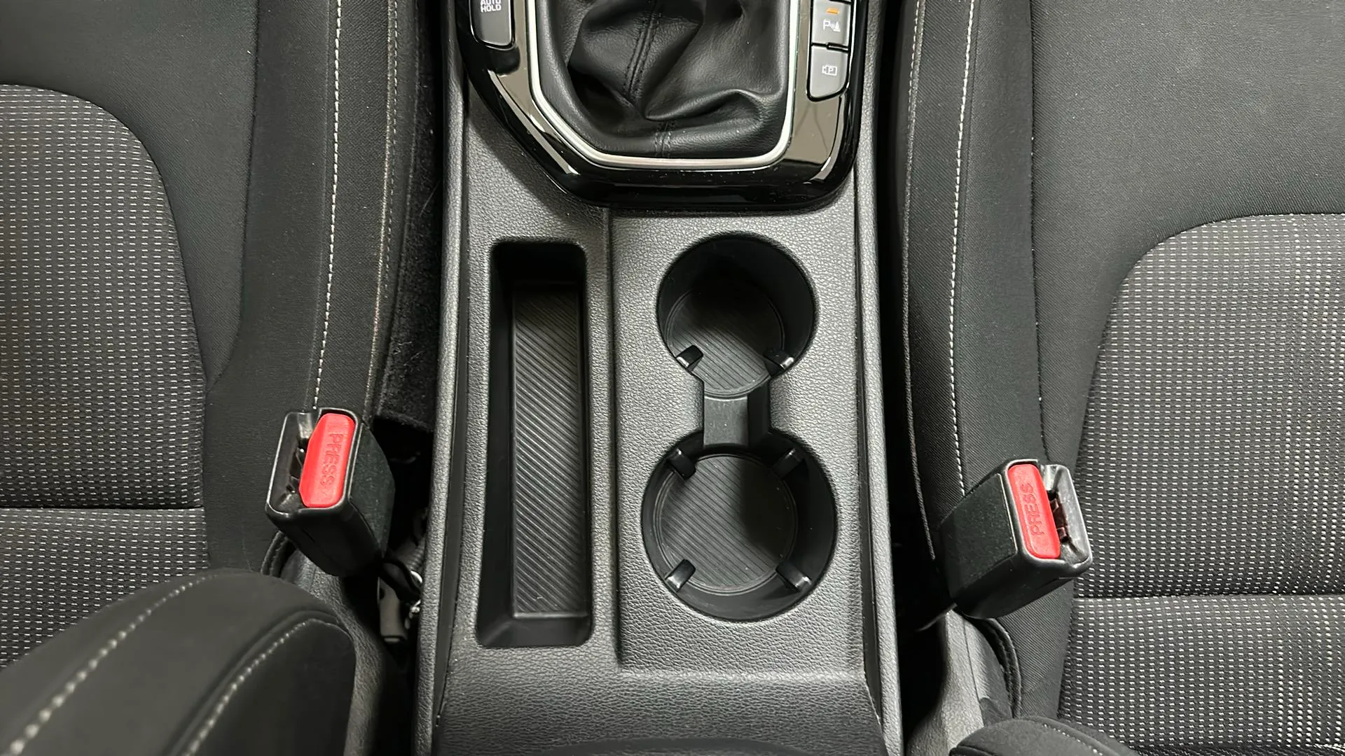 Kia Sportage 1.6 T-GDi Concept 4x2 - foto 23