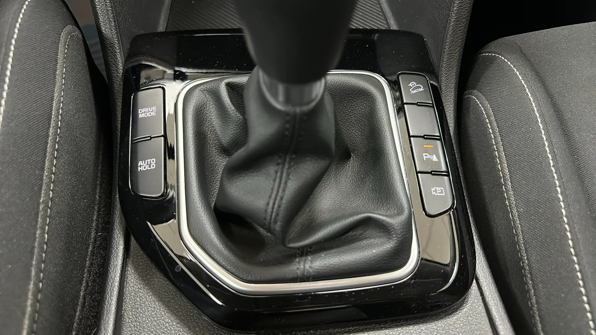 Kia Sportage 1.6 T-GDi Concept 4x2 - foto 22