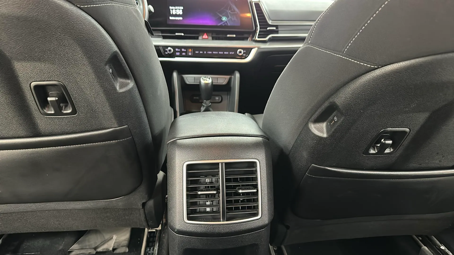 Kia Sportage 1.6 T-GDi Concept 4x2 - foto 29
