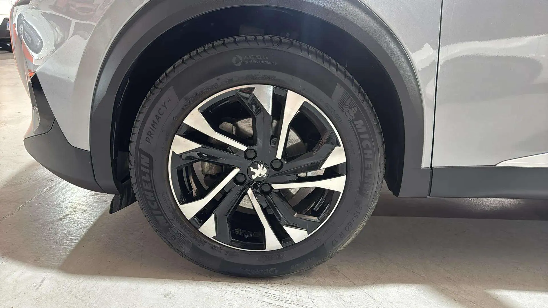 Peugeot 2008 Allure Pack PureTech 130 BVM6 - foto 28