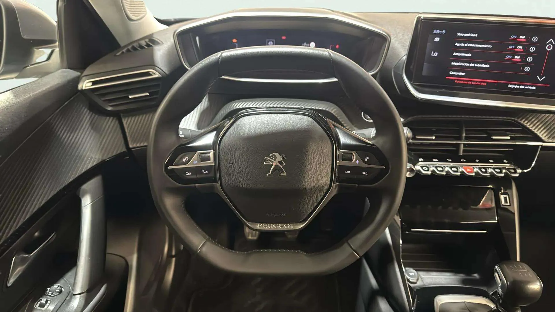 Peugeot 2008 Allure Pack PureTech 130 BVM6 - foto 10