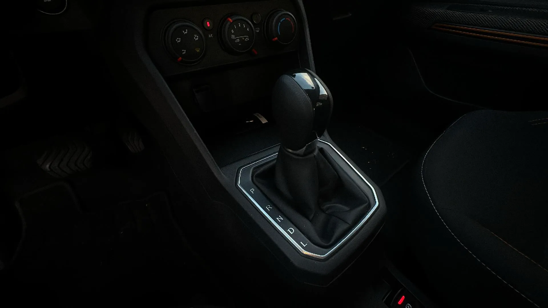 Dacia Sandero Stepway Comfort TCe CVT - foto 23
