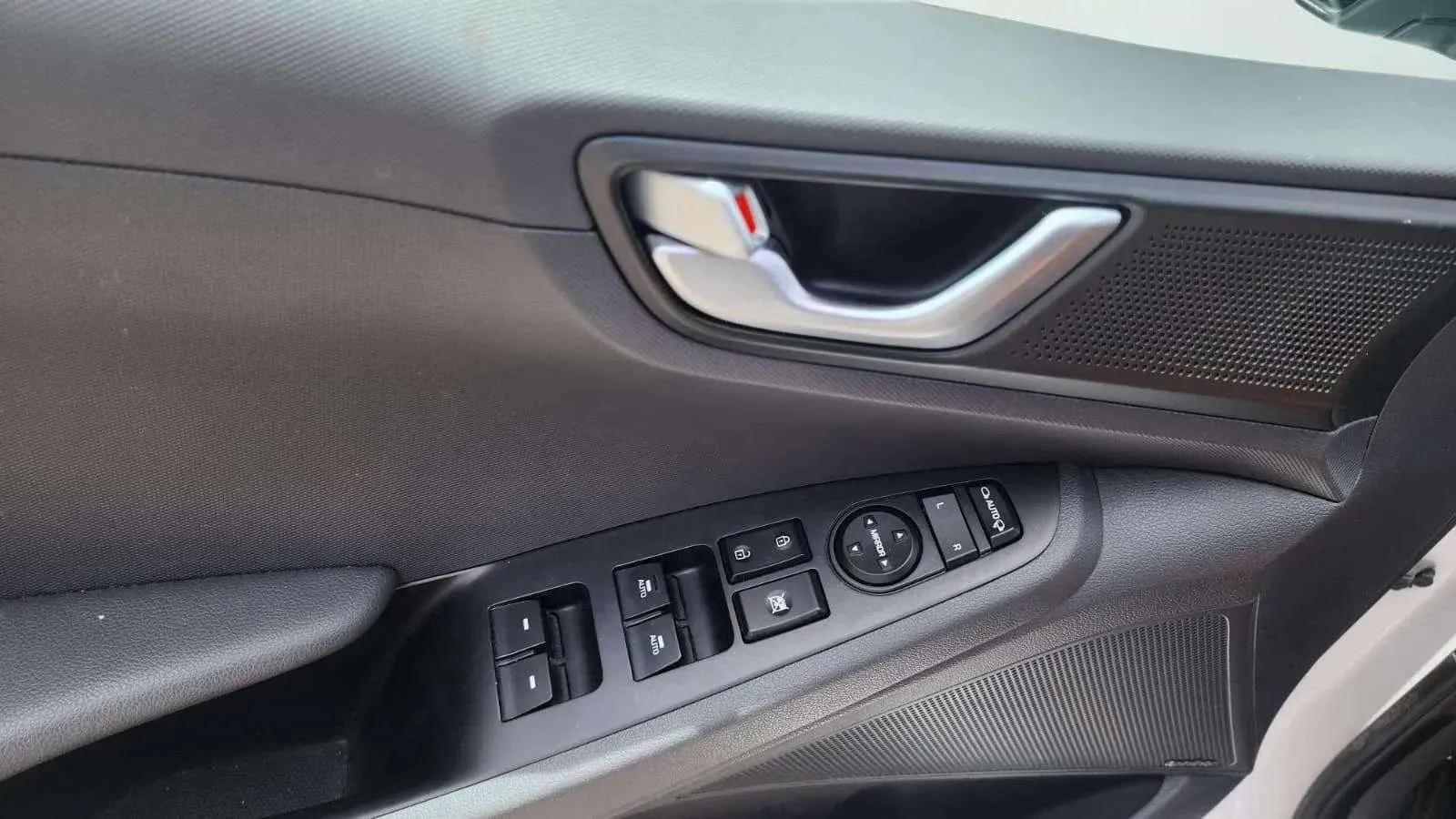 Hyundai Ioniq 1.6 GDI PHEV Klass DT - foto 19