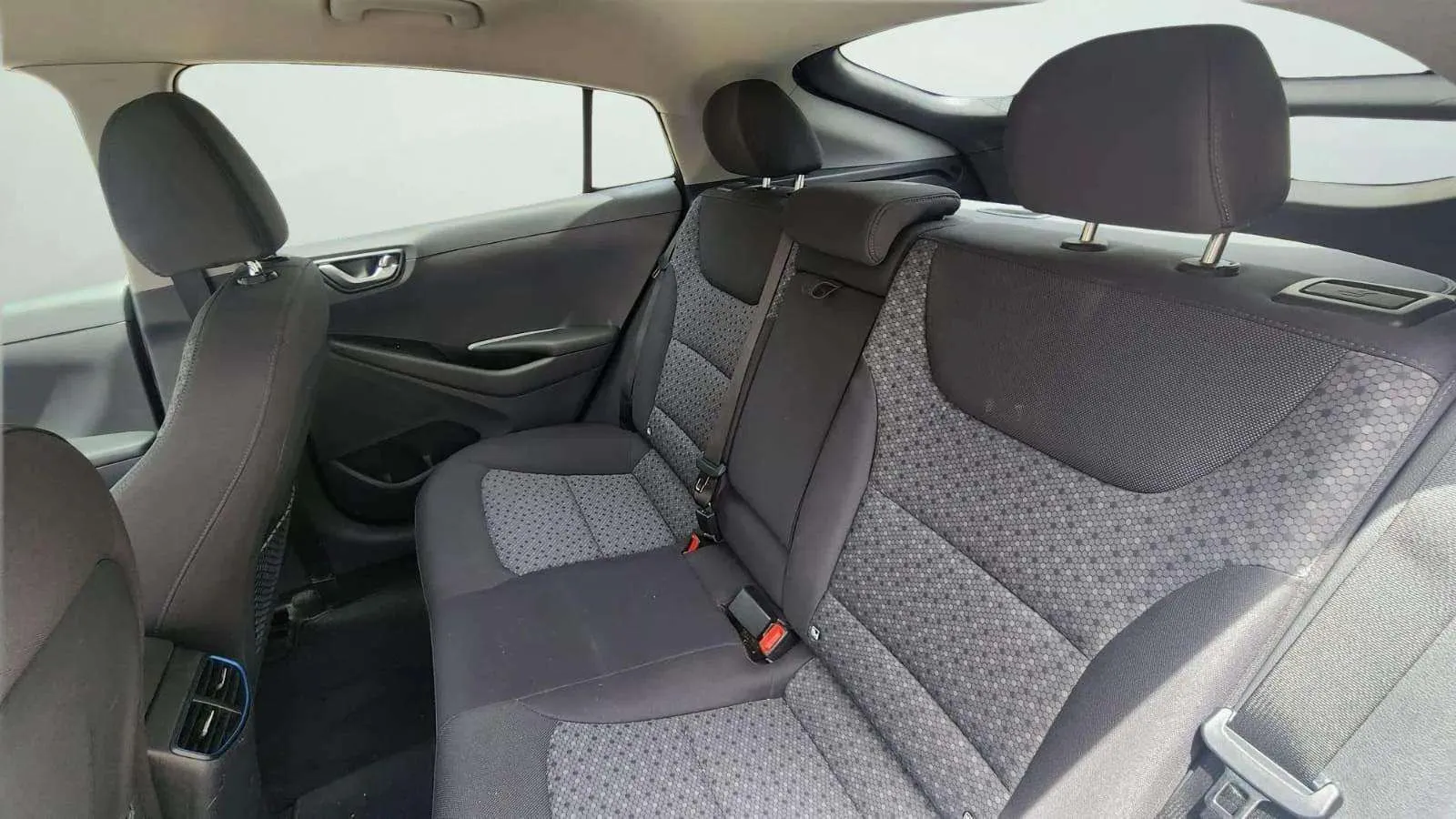 Hyundai Ioniq 1.6 GDI PHEV Klass DT - foto 21
