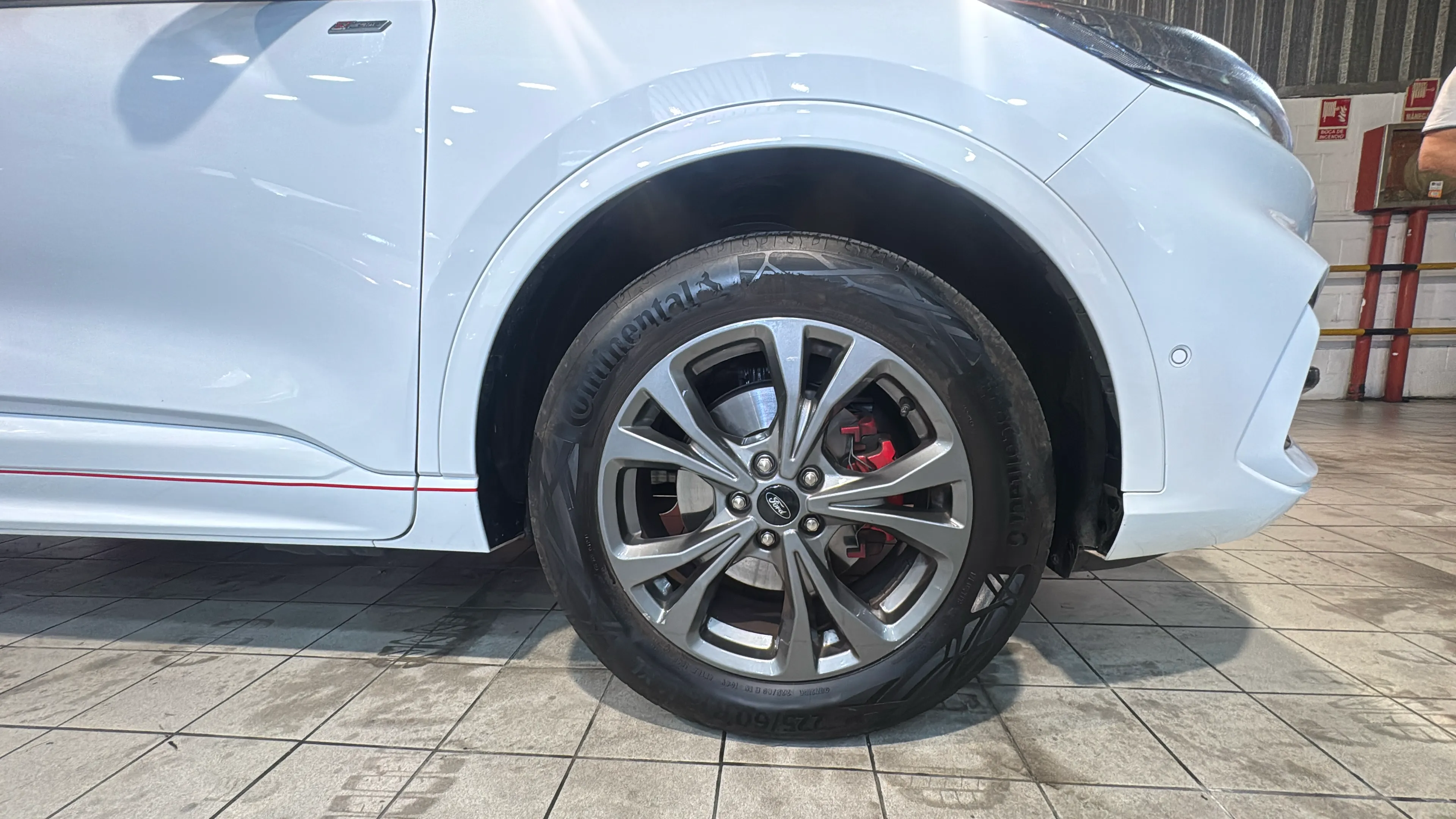 Ford Kuga ST-Line 2.5 Duratec PHEV - foto 27