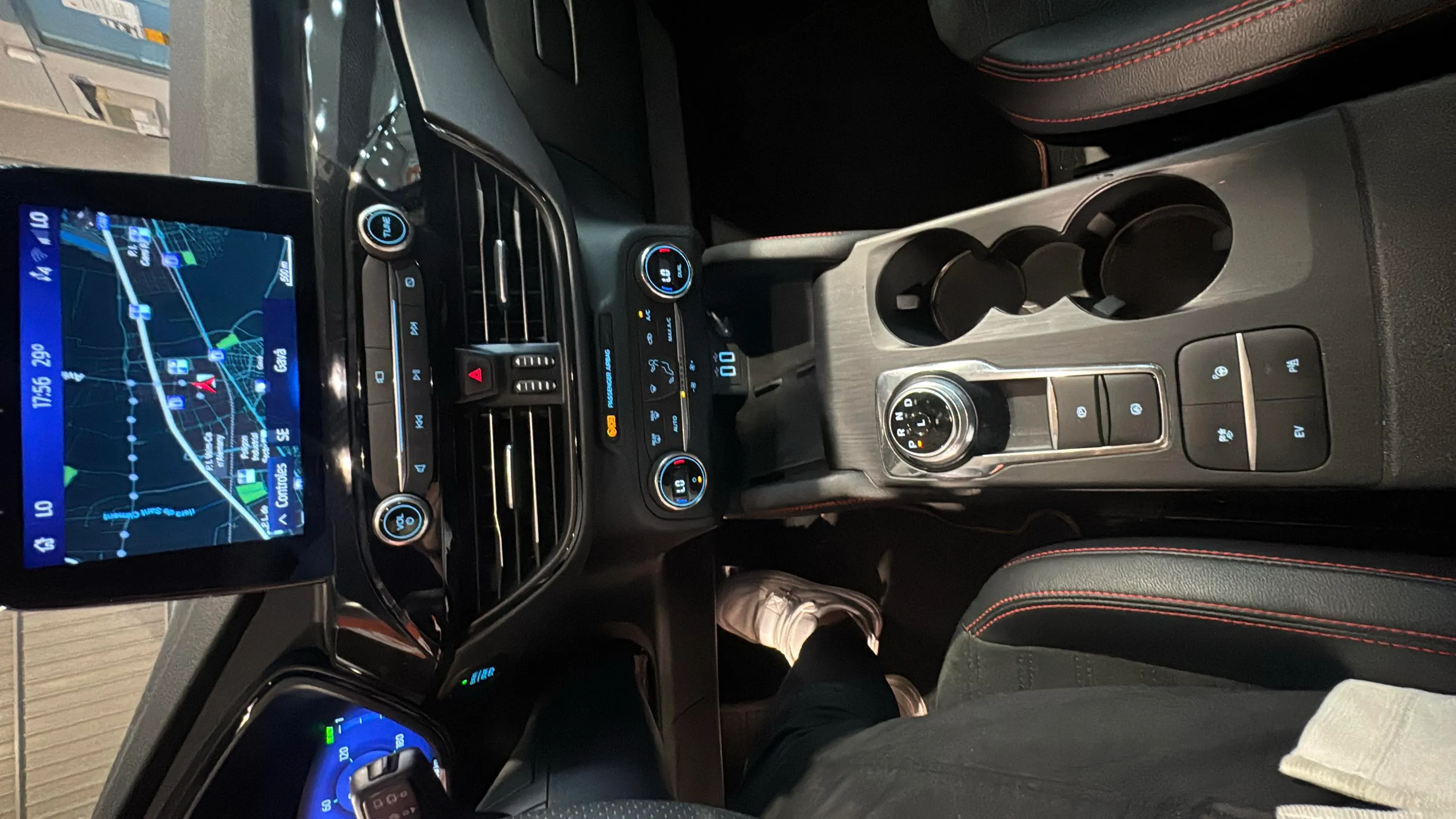 Ford Kuga ST-Line 2.5 Duratec PHEV - foto 19