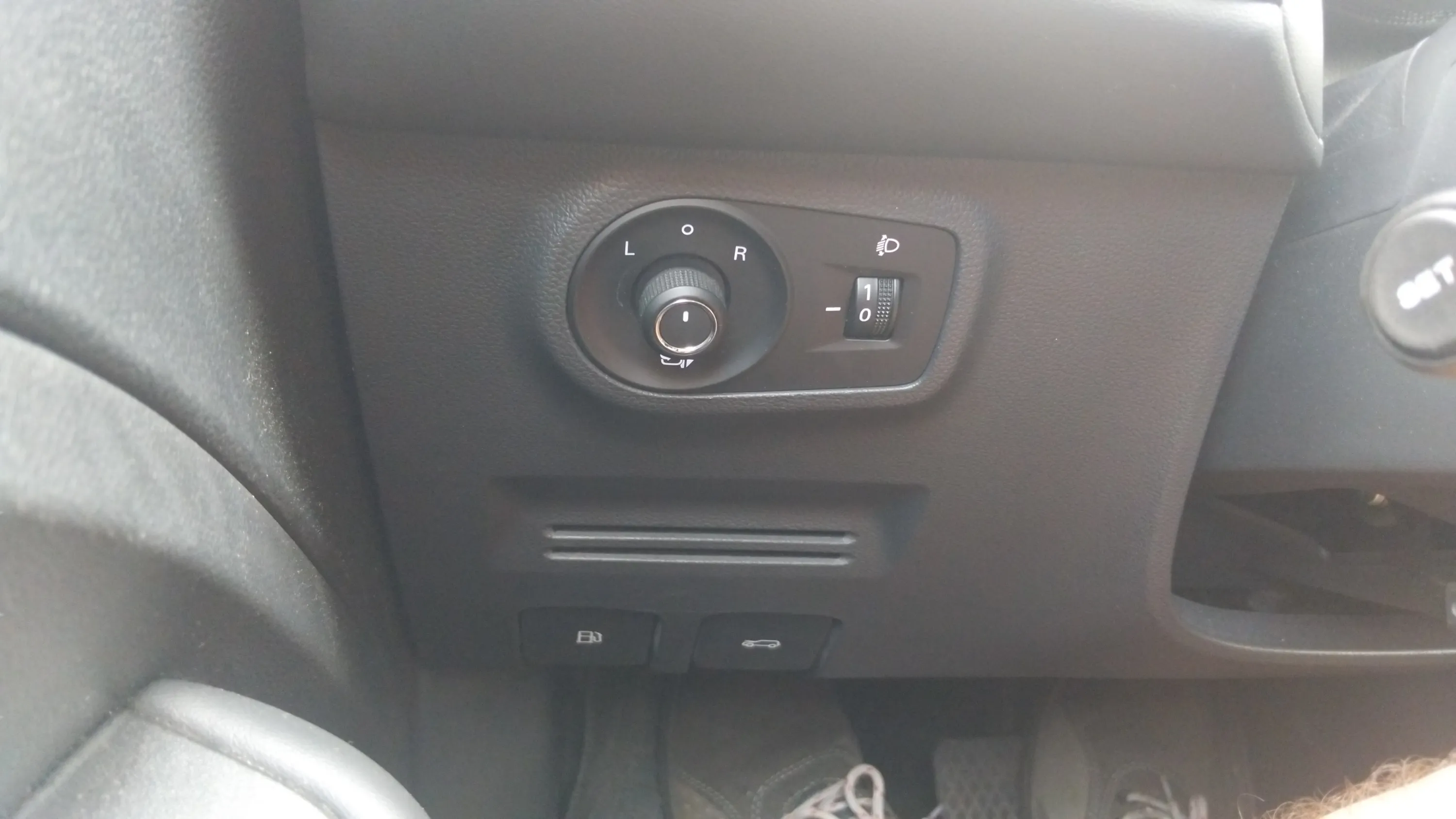 MG ZS 1.0T Luxury - foto 21