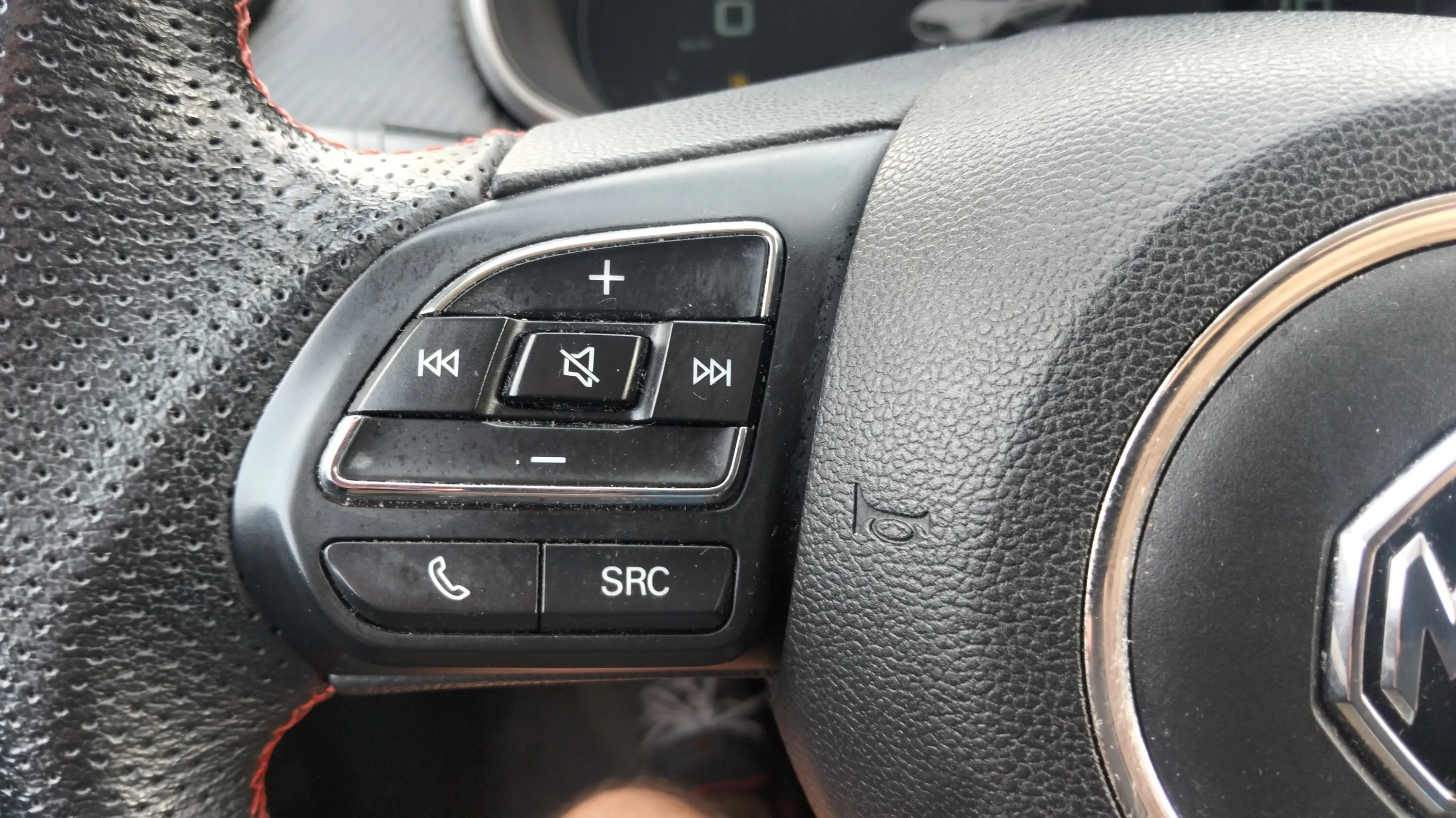 MG ZS 1.0T Luxury - foto 19