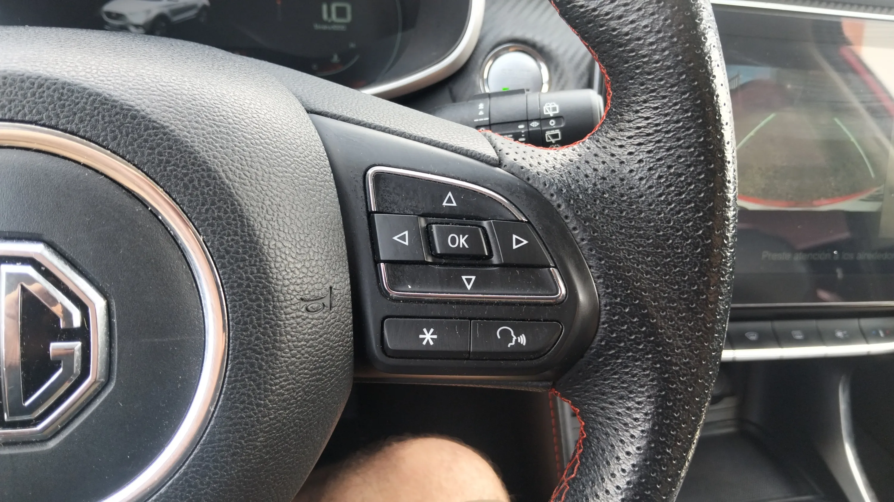 MG ZS 1.0T Luxury - foto 20