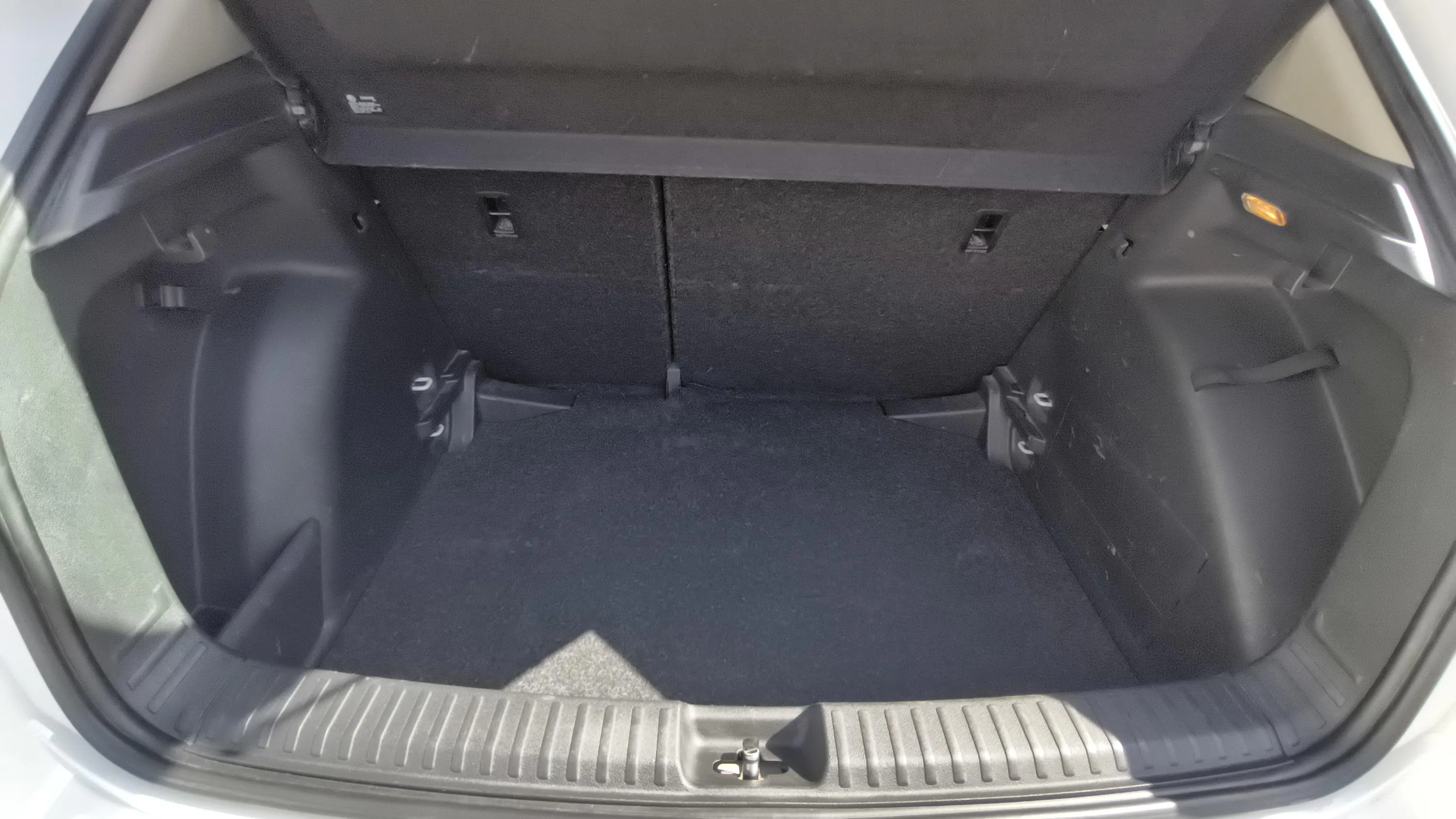 Škoda Fabia 1.0 TSI Ambition - foto 16