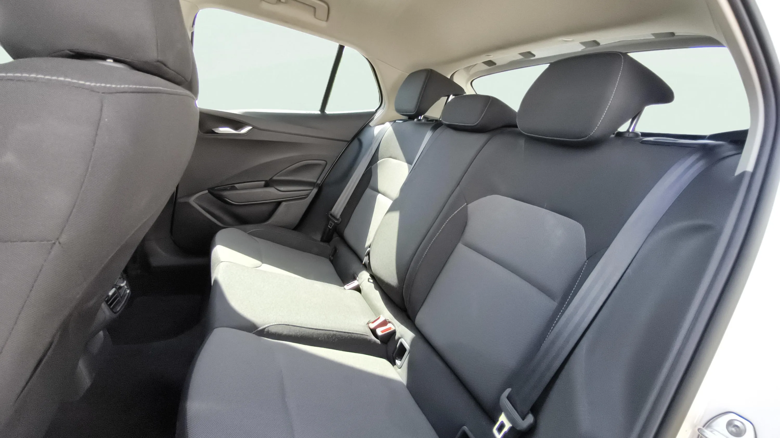Škoda Fabia 1.0 TSI Ambition - foto 18