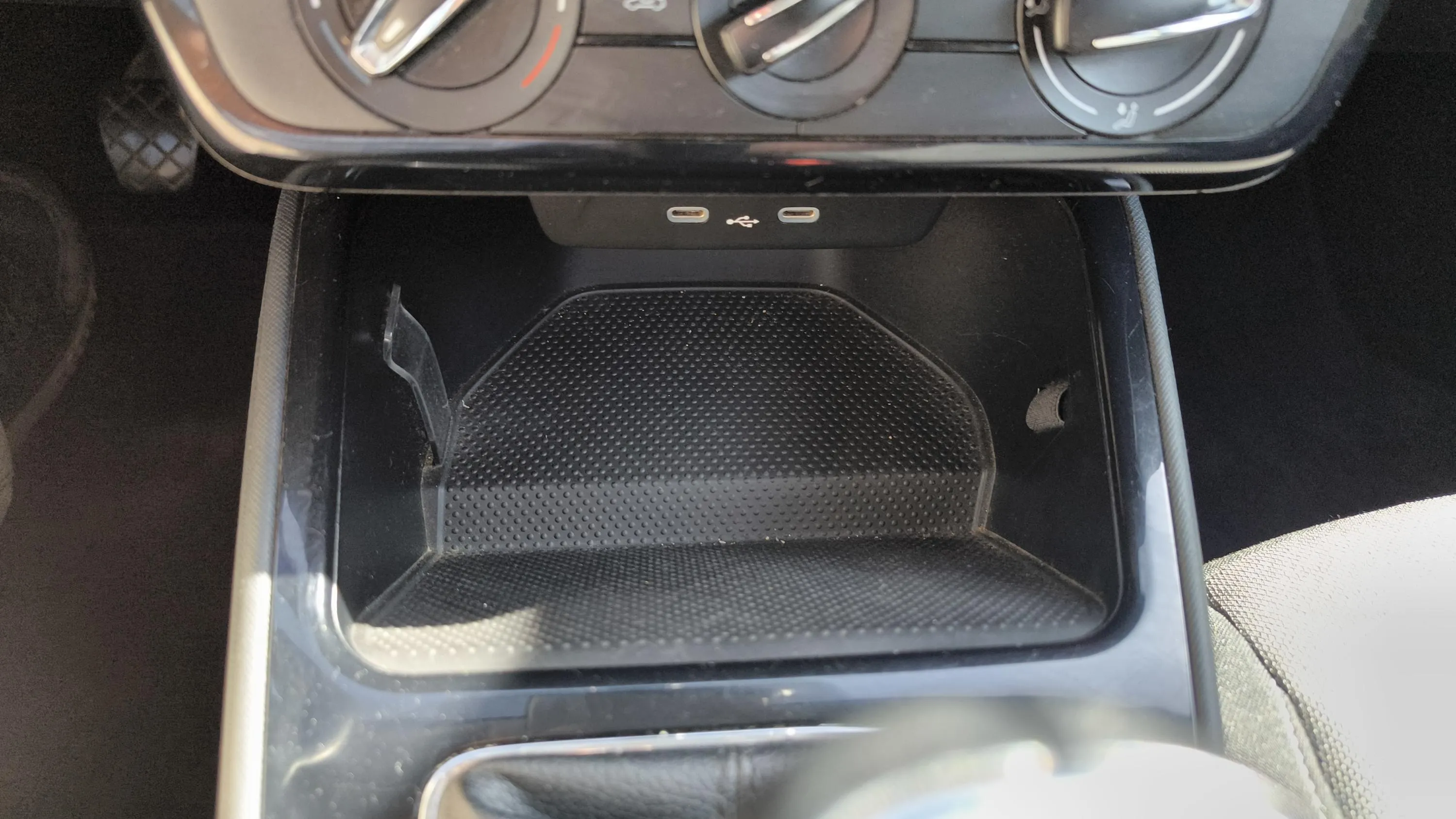 Škoda Fabia 1.0 TSI Ambition - foto 39