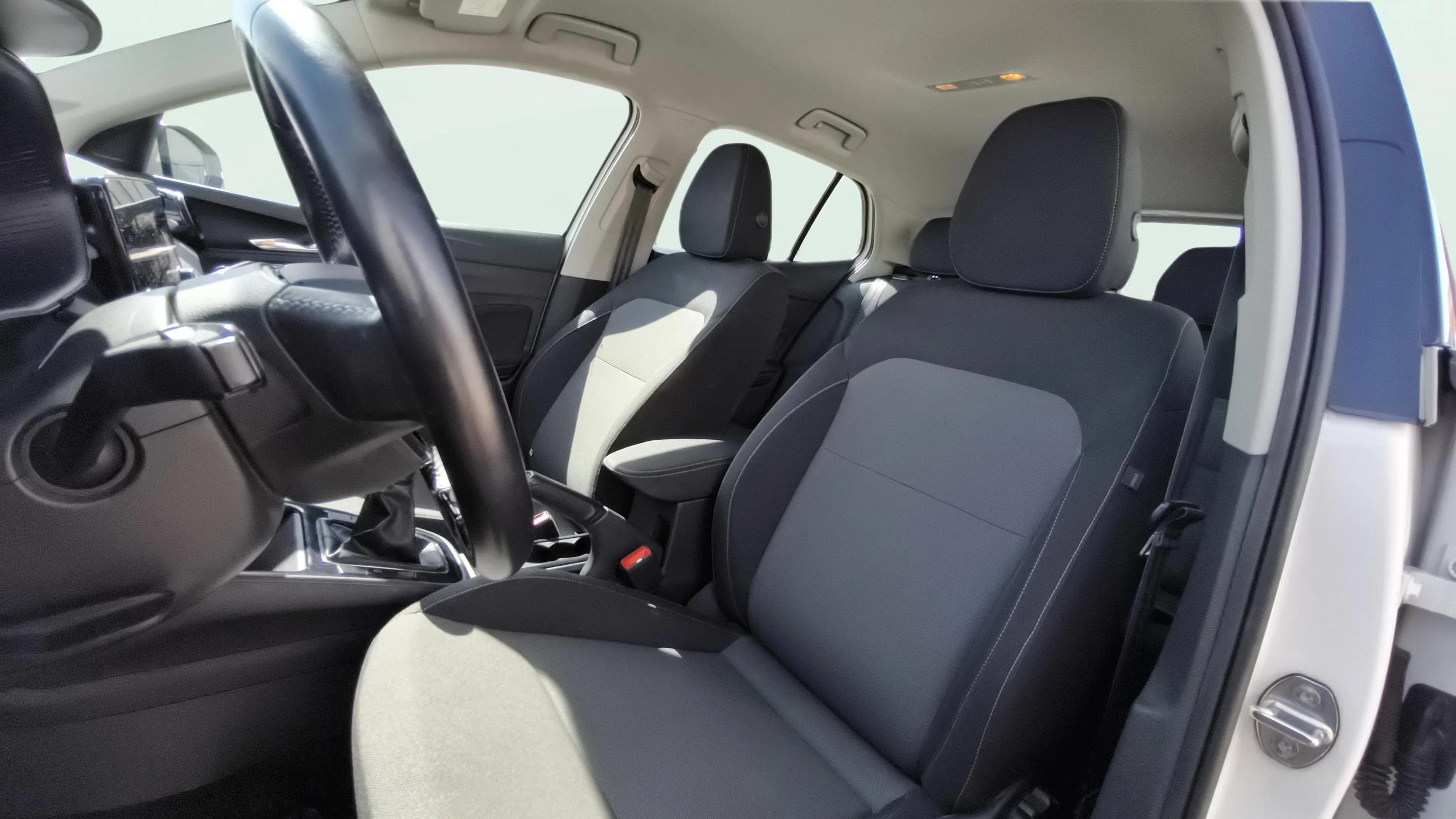 Škoda Fabia 1.0 TSI Ambition - foto 25