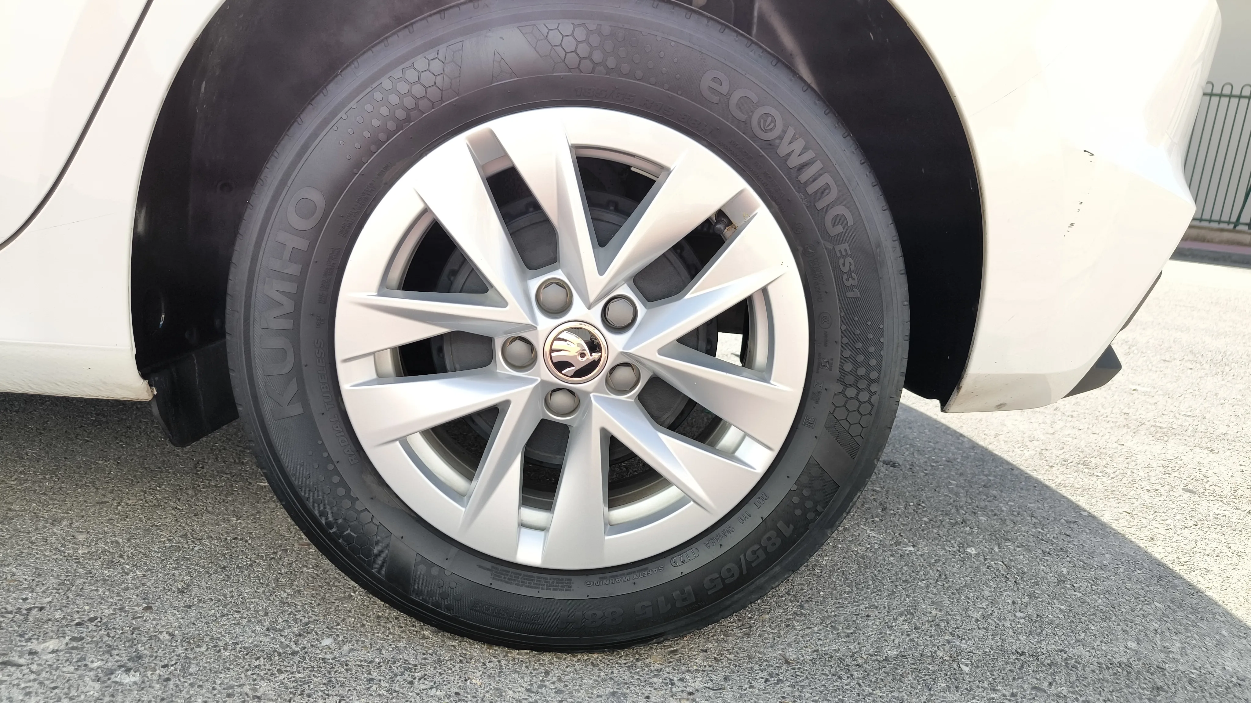 Škoda Fabia 1.0 TSI Ambition - foto 22