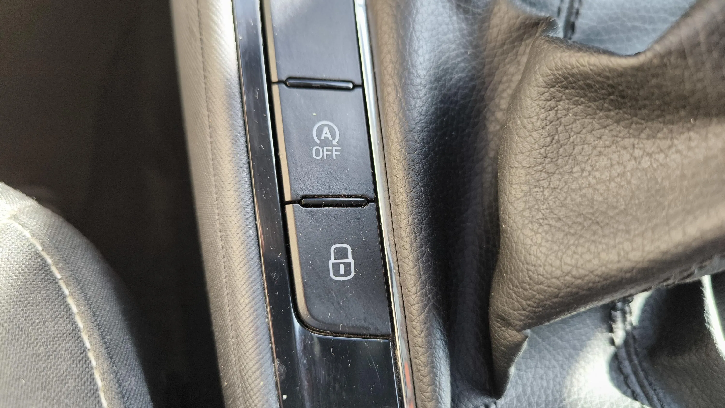 Škoda Fabia 1.0 TSI Ambition - foto 38