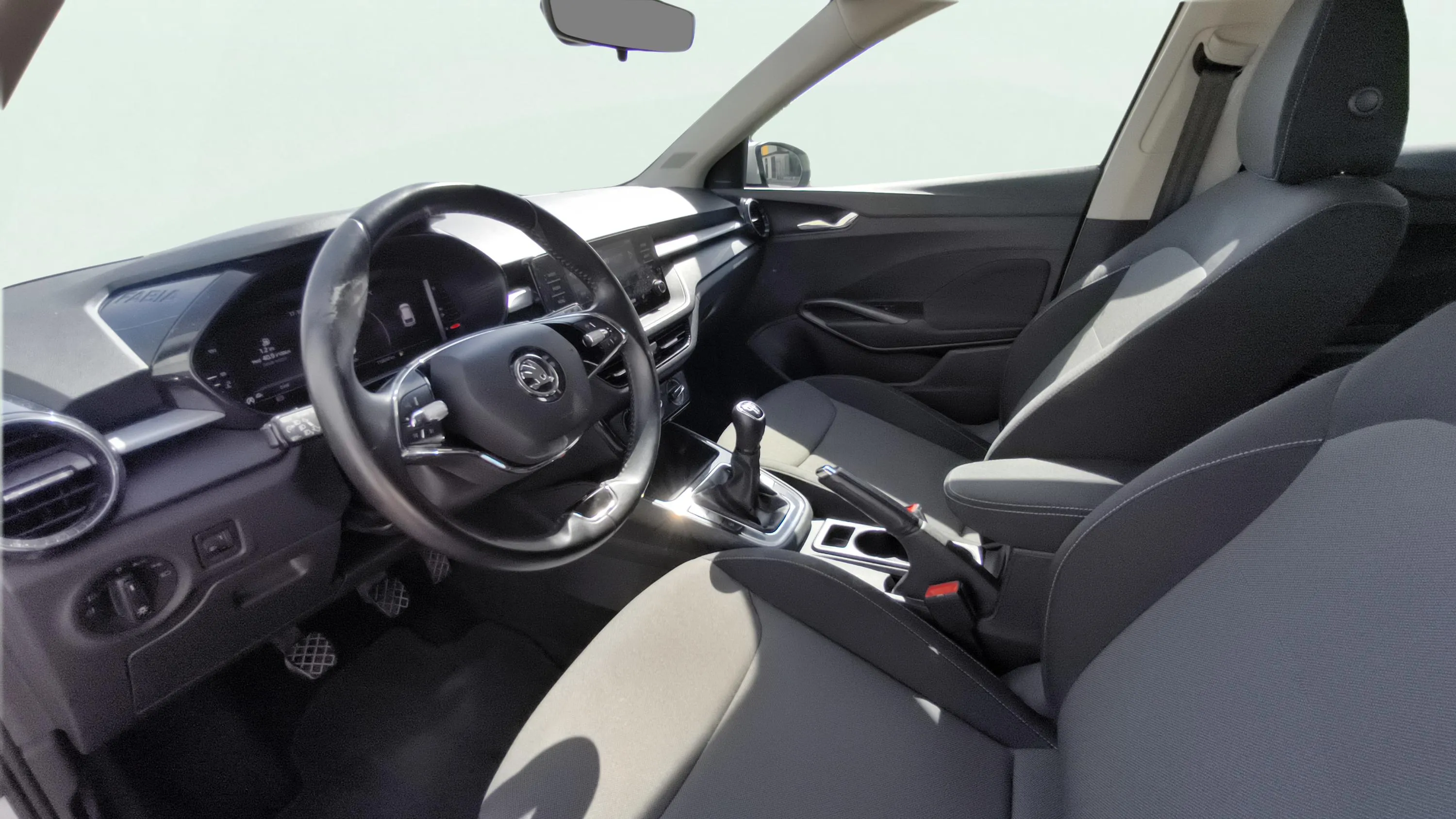 Škoda Fabia 1.0 TSI Ambition - foto 26