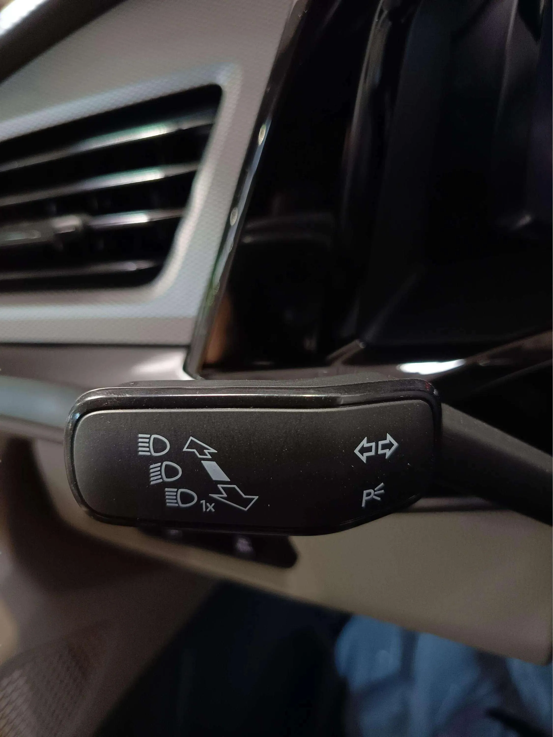 Volkswagen Multivan 1.5 TSI DSG B.Larga - foto 12