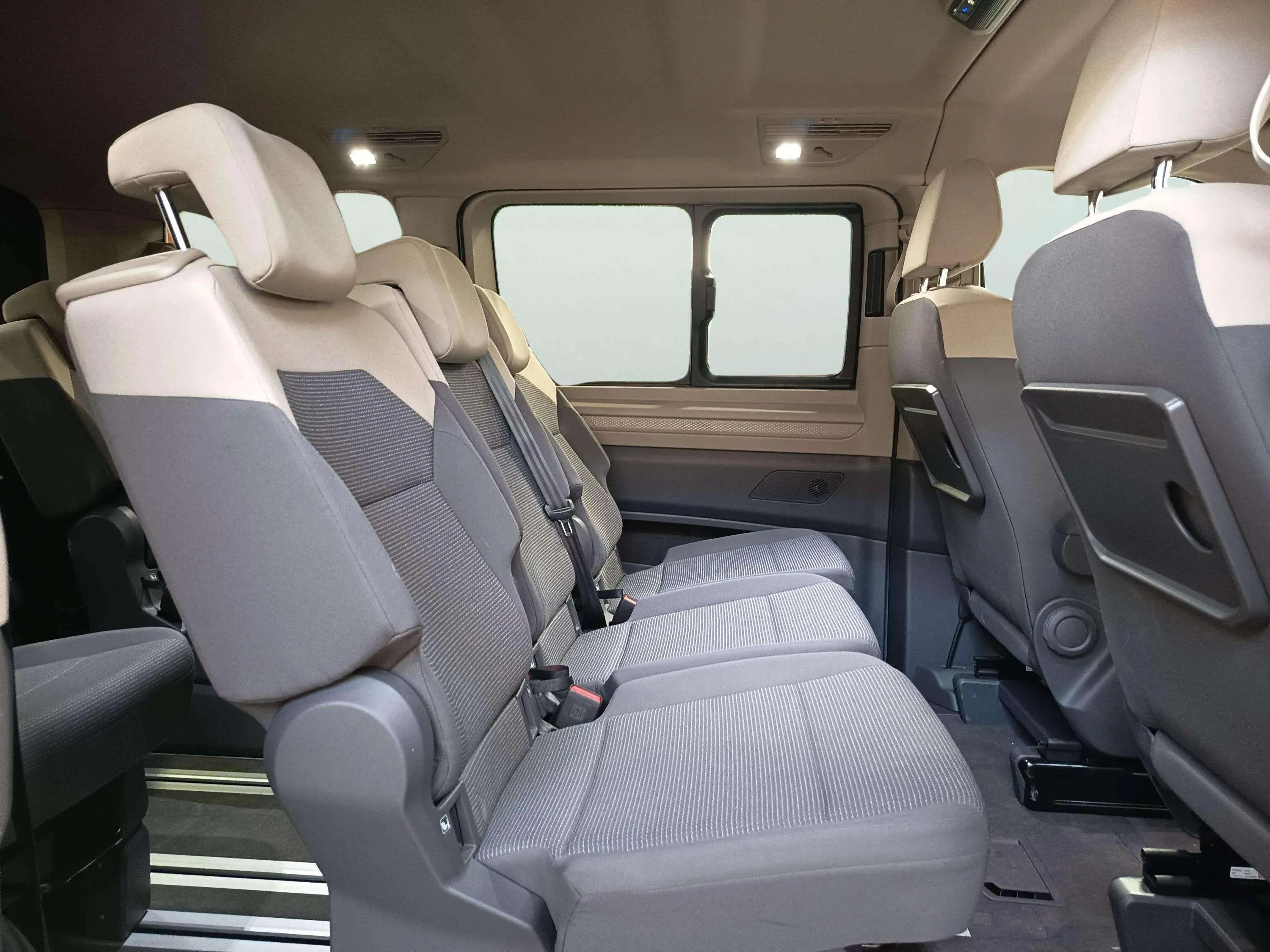 Volkswagen Multivan 1.5 TSI DSG B.Larga - foto 23