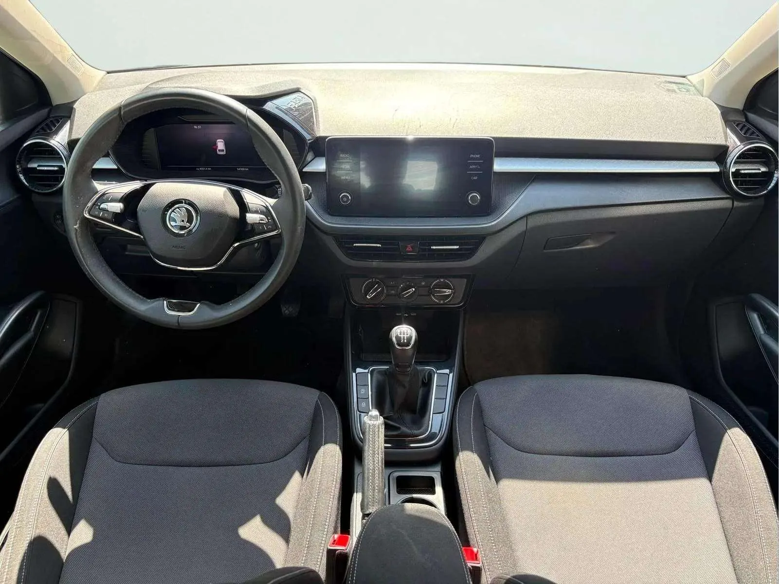 Škoda Fabia 1.0 TSI Design - foto 9