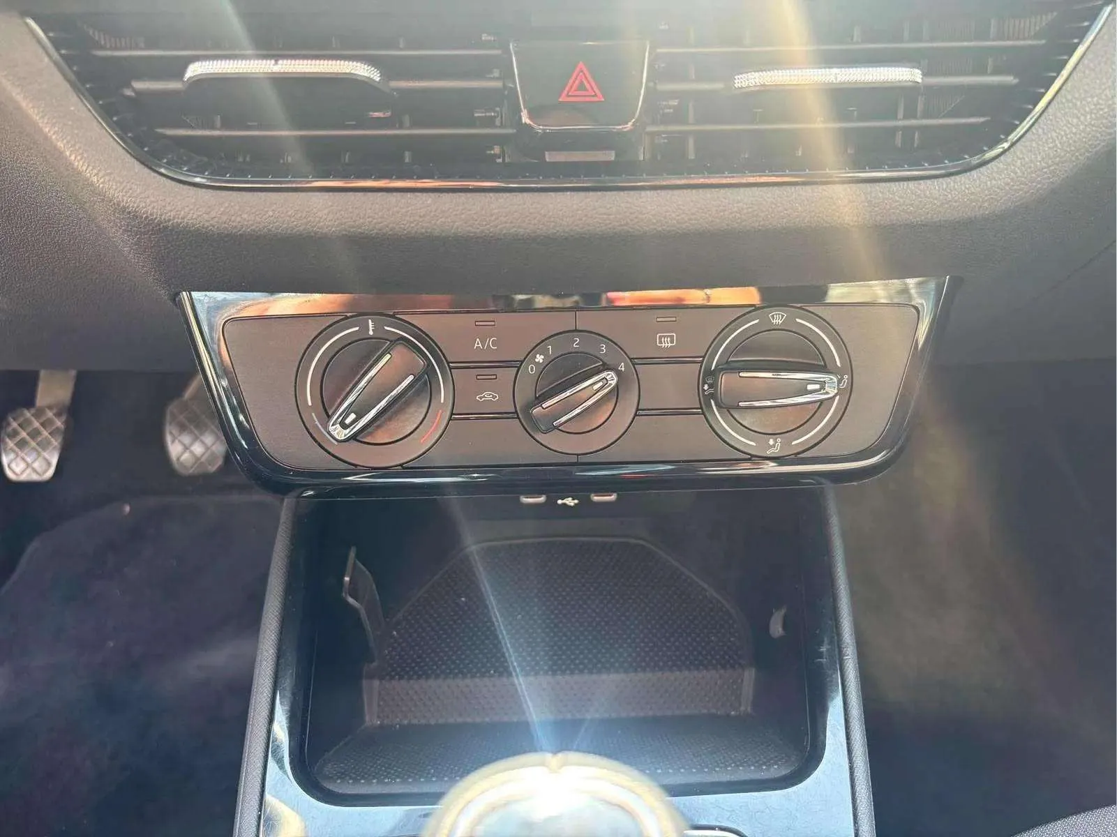 Škoda Fabia 1.0 TSI Design - foto 14