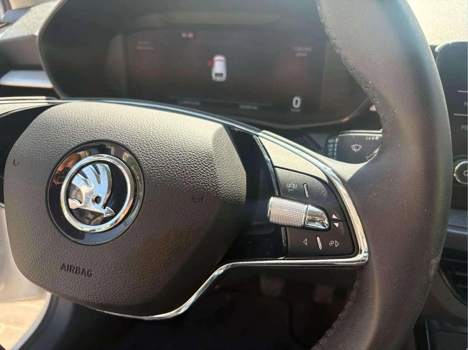 Škoda Fabia 1.0 TSI Design - foto 12