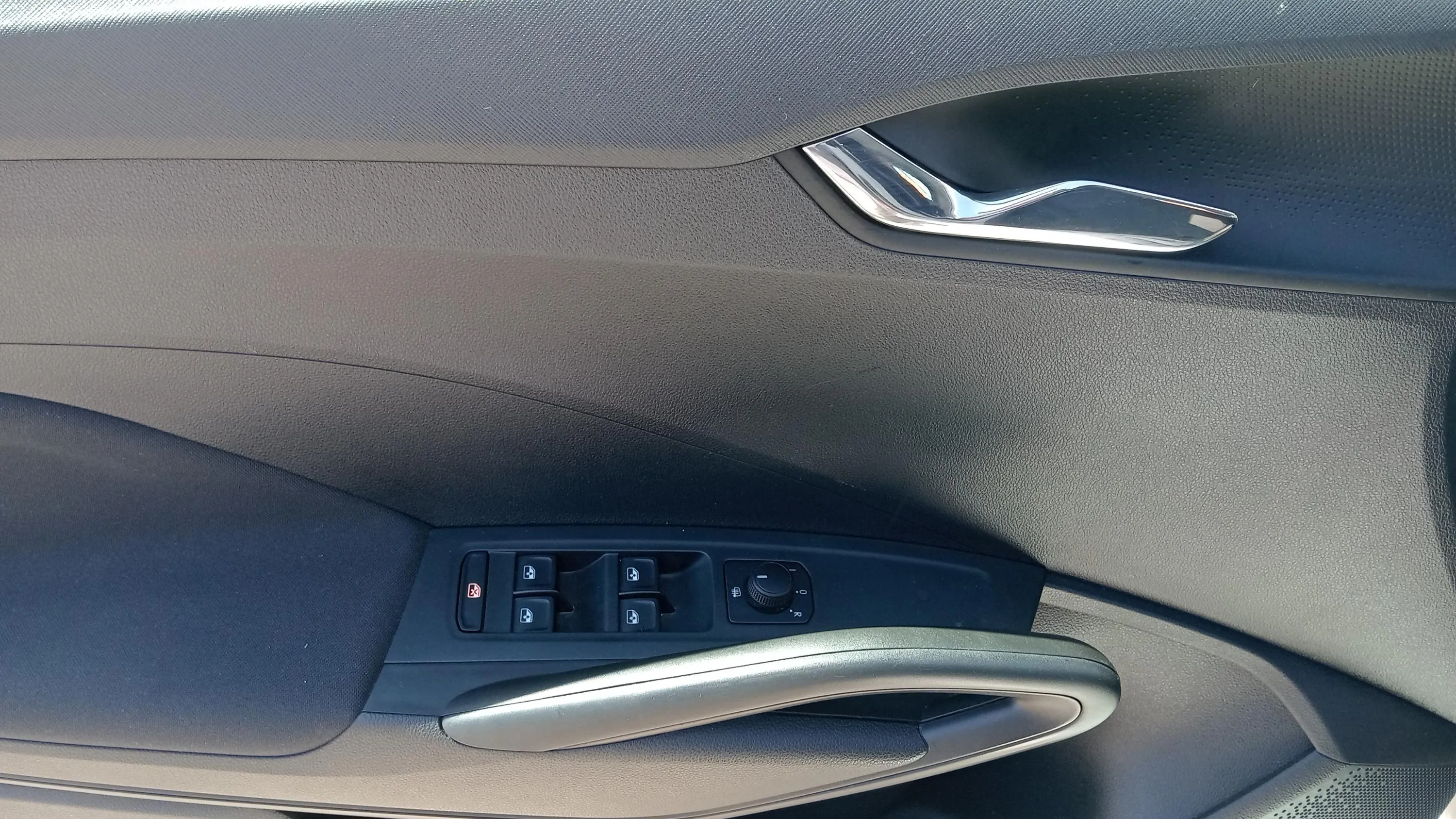 Škoda Fabia 1.0 TSI Ambition - foto 23