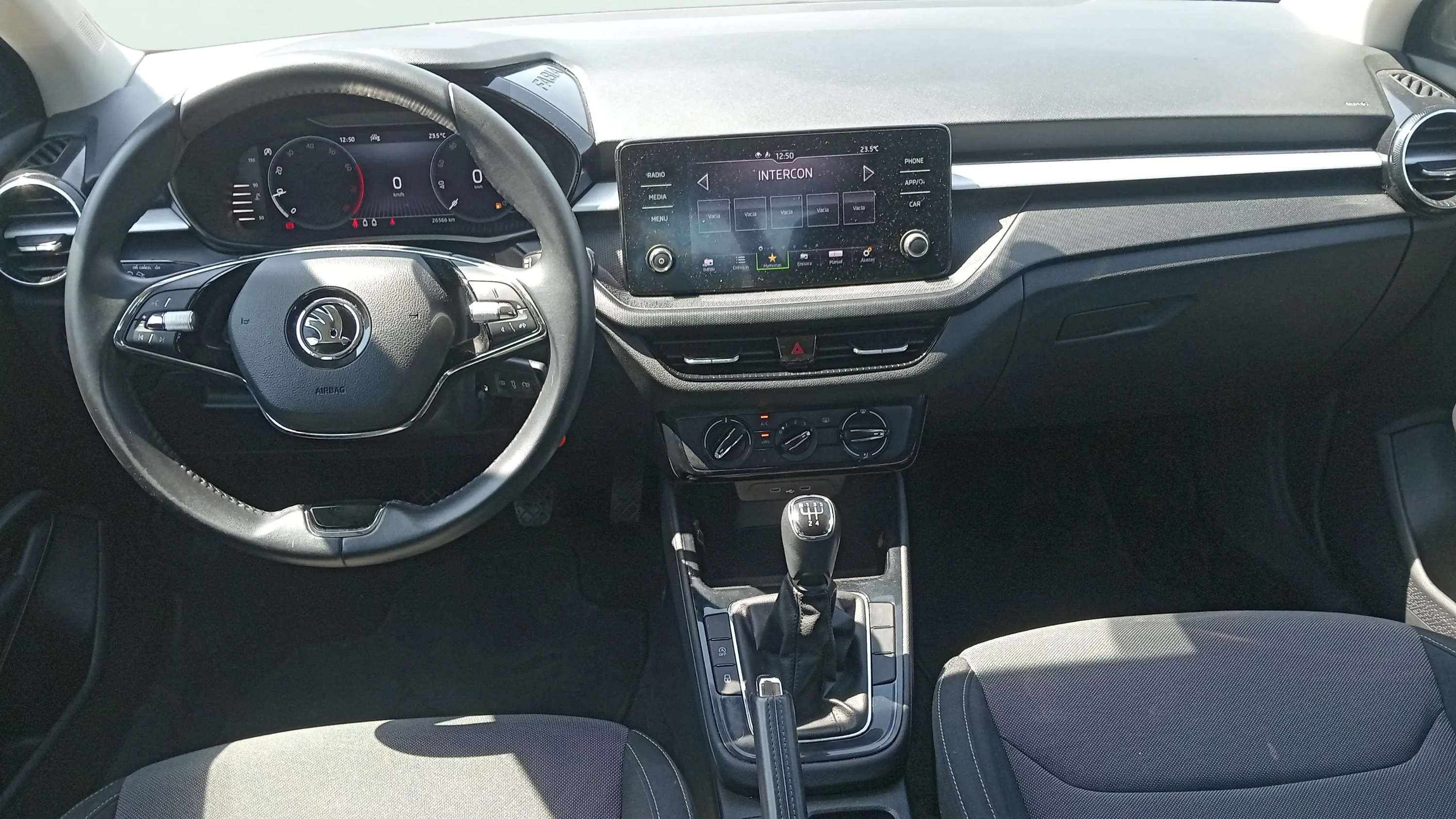 Škoda Fabia 1.0 TSI Ambition - foto 15