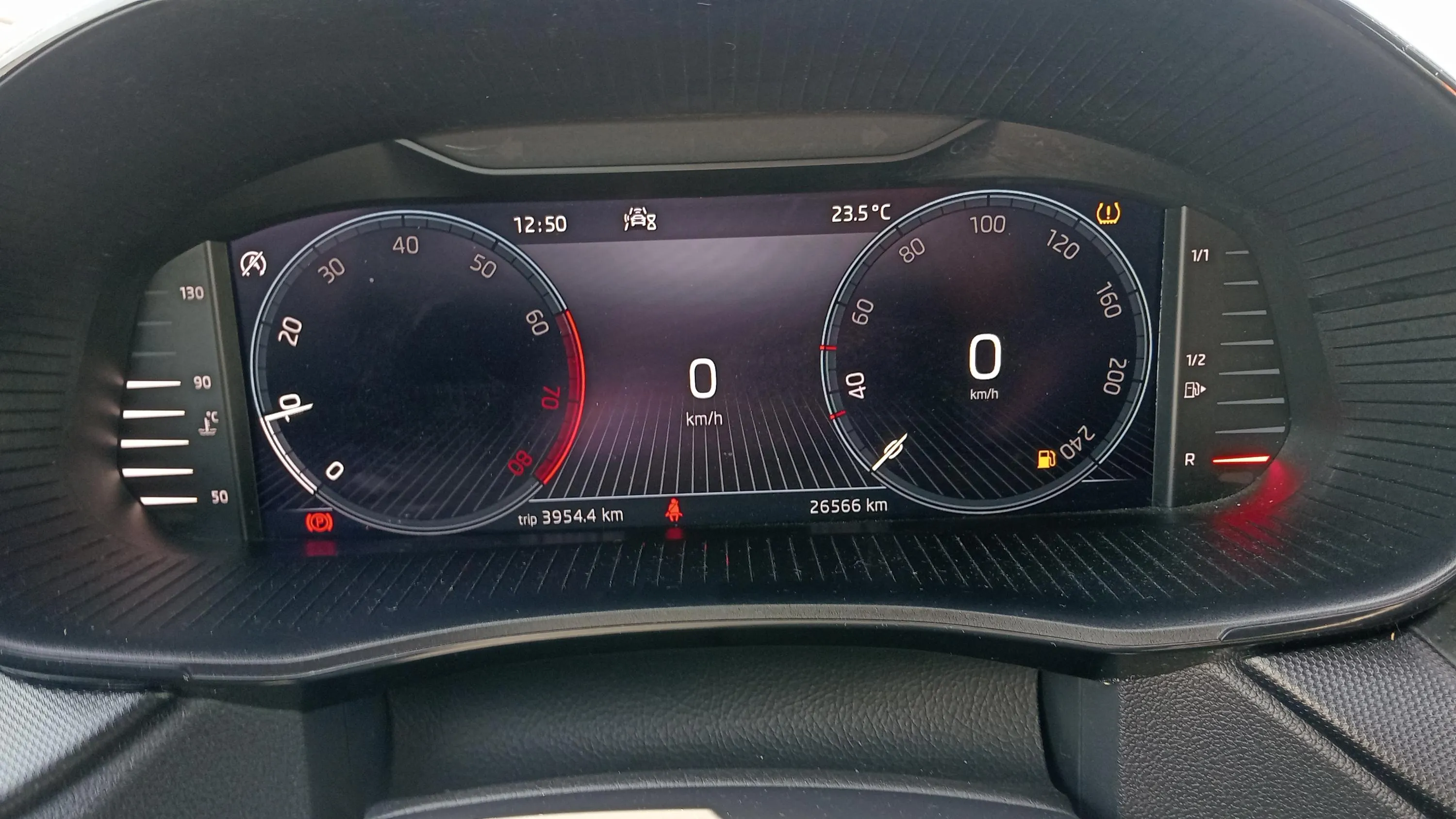 Škoda Fabia 1.0 TSI Ambition - foto 17