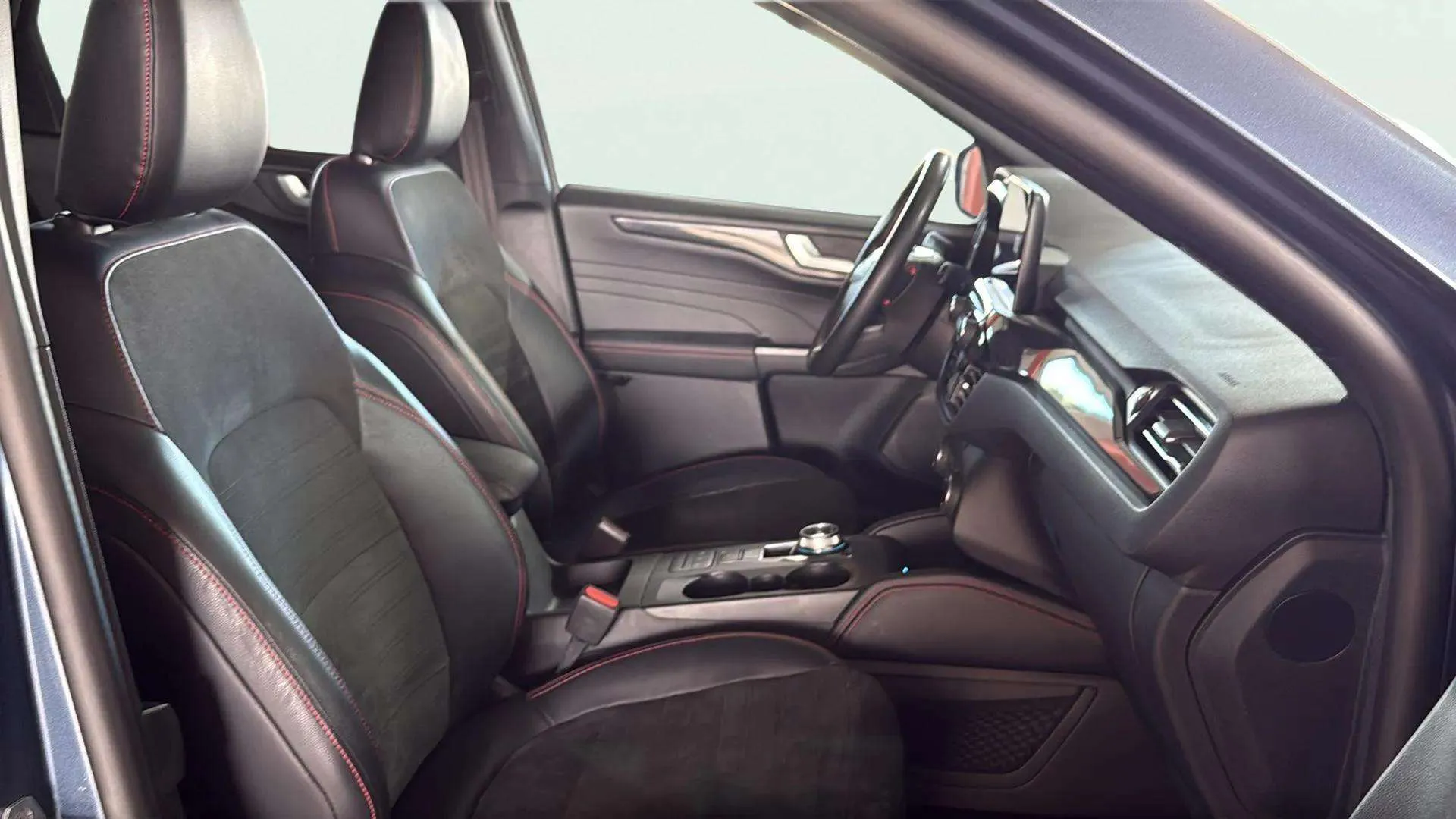 Ford Kuga ST-Line X 2.5 Duratec PHEV - foto 24