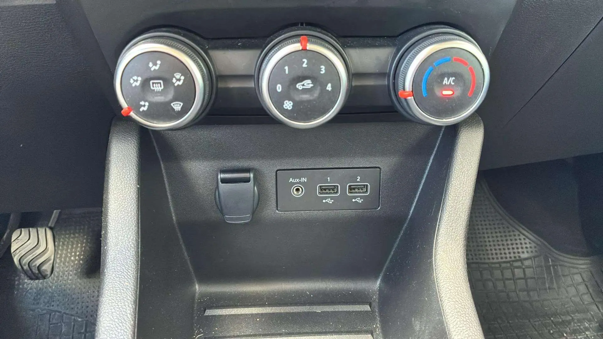 Renault Clio Business Blue dCi - foto 24