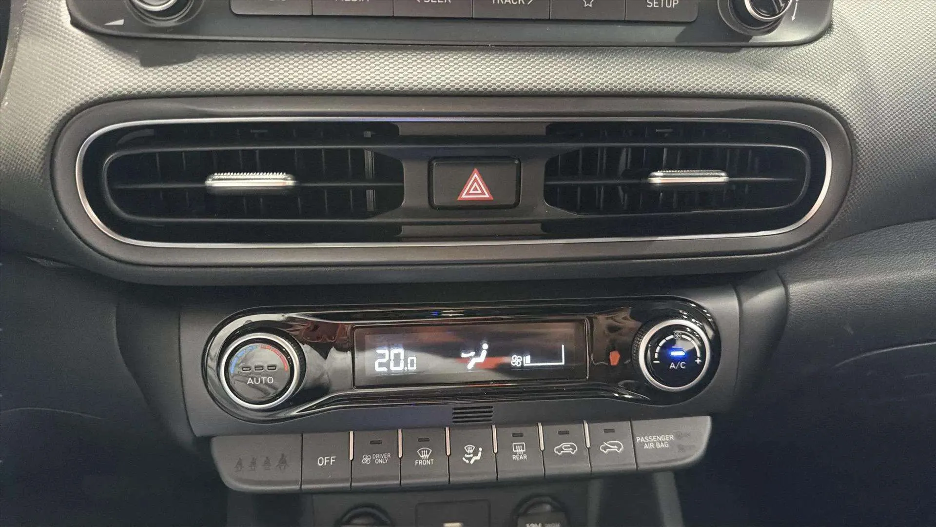 Hyundai Kona 1.6 T-GDi Tecno 4x4 DCT - foto 17
