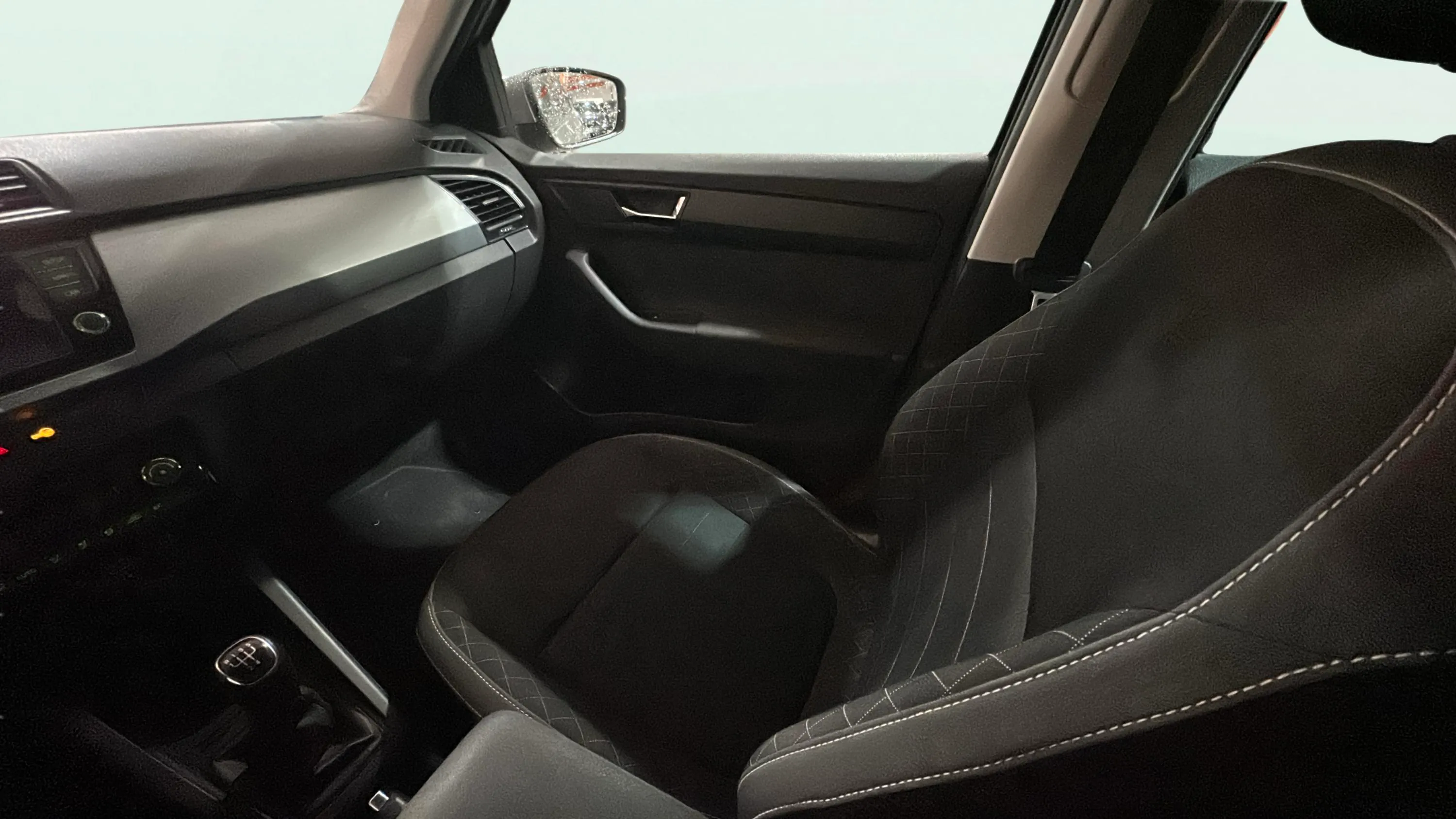 Škoda Fabia 1.0 TSI Active - foto 11