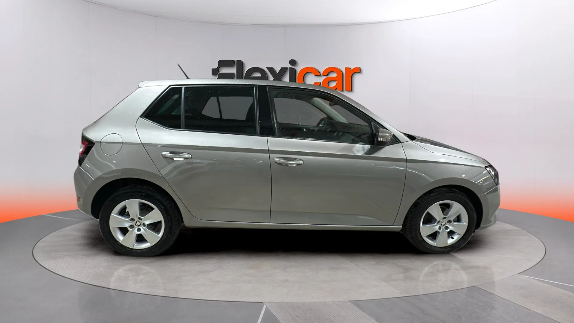 Škoda Fabia 1.0 TSI Active - foto 8