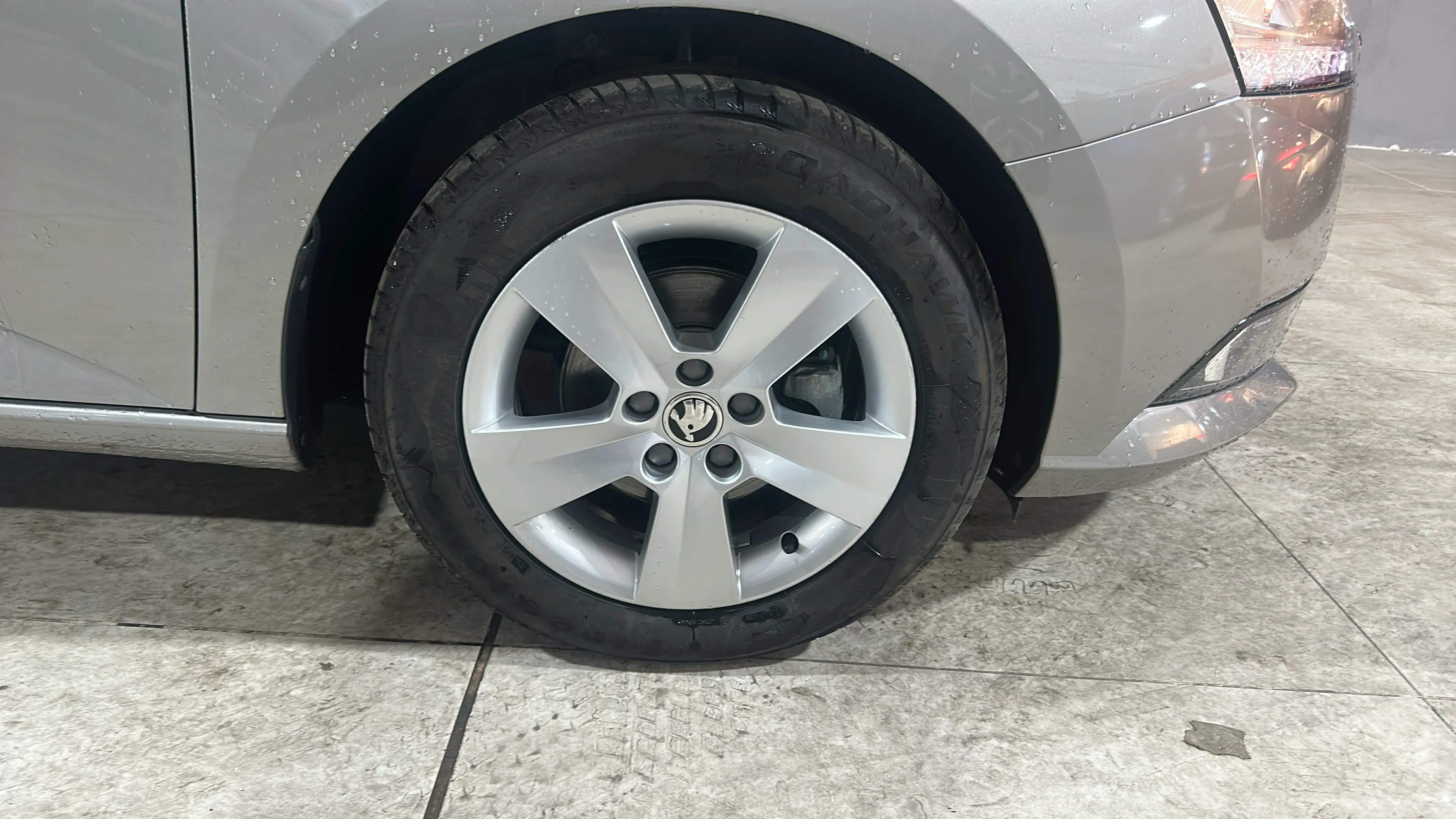 Škoda Fabia 1.0 TSI Active - foto 18