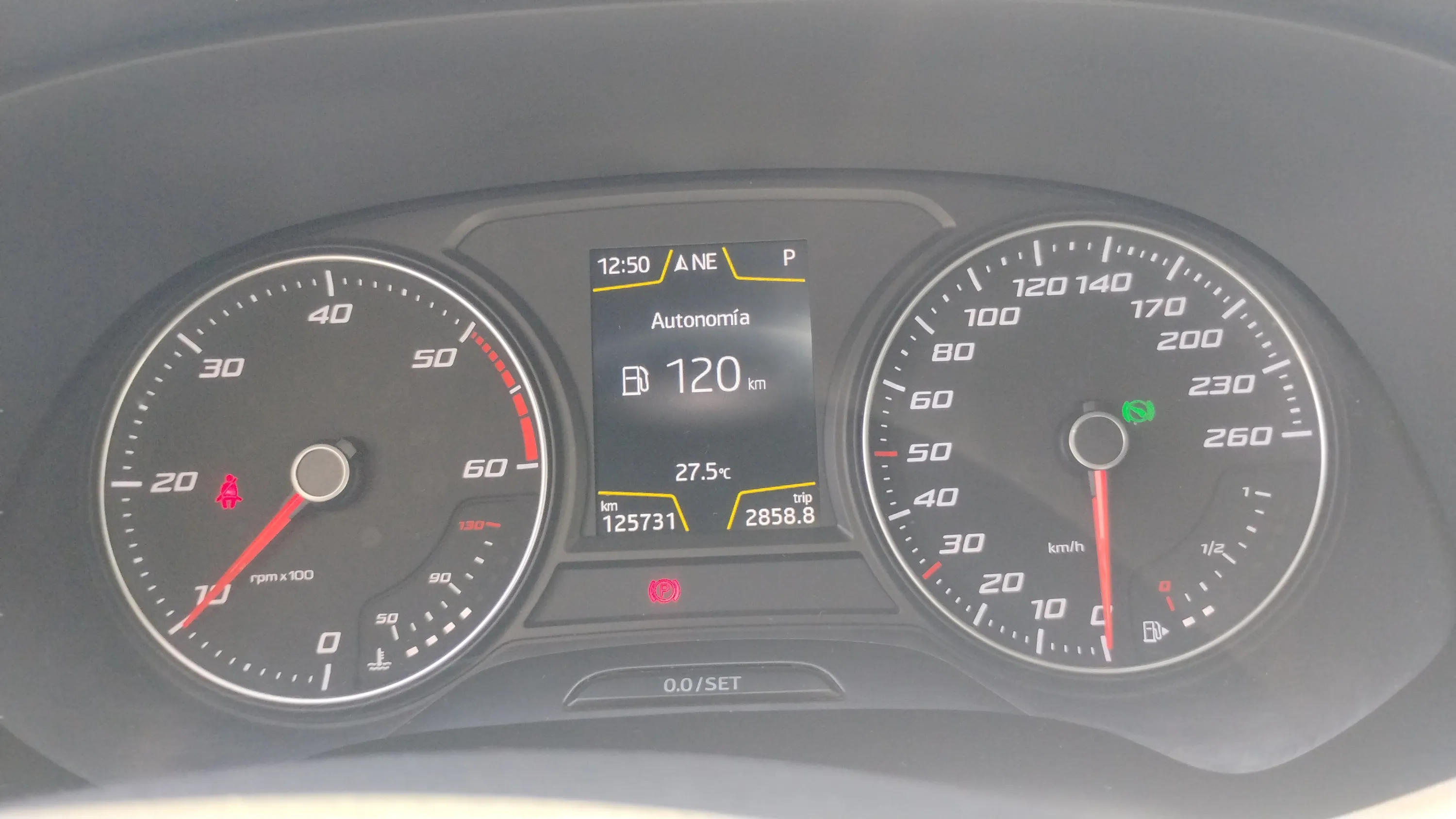 SEAT Ateca 2.0 TDI DSG 4D FR Plus - foto 9