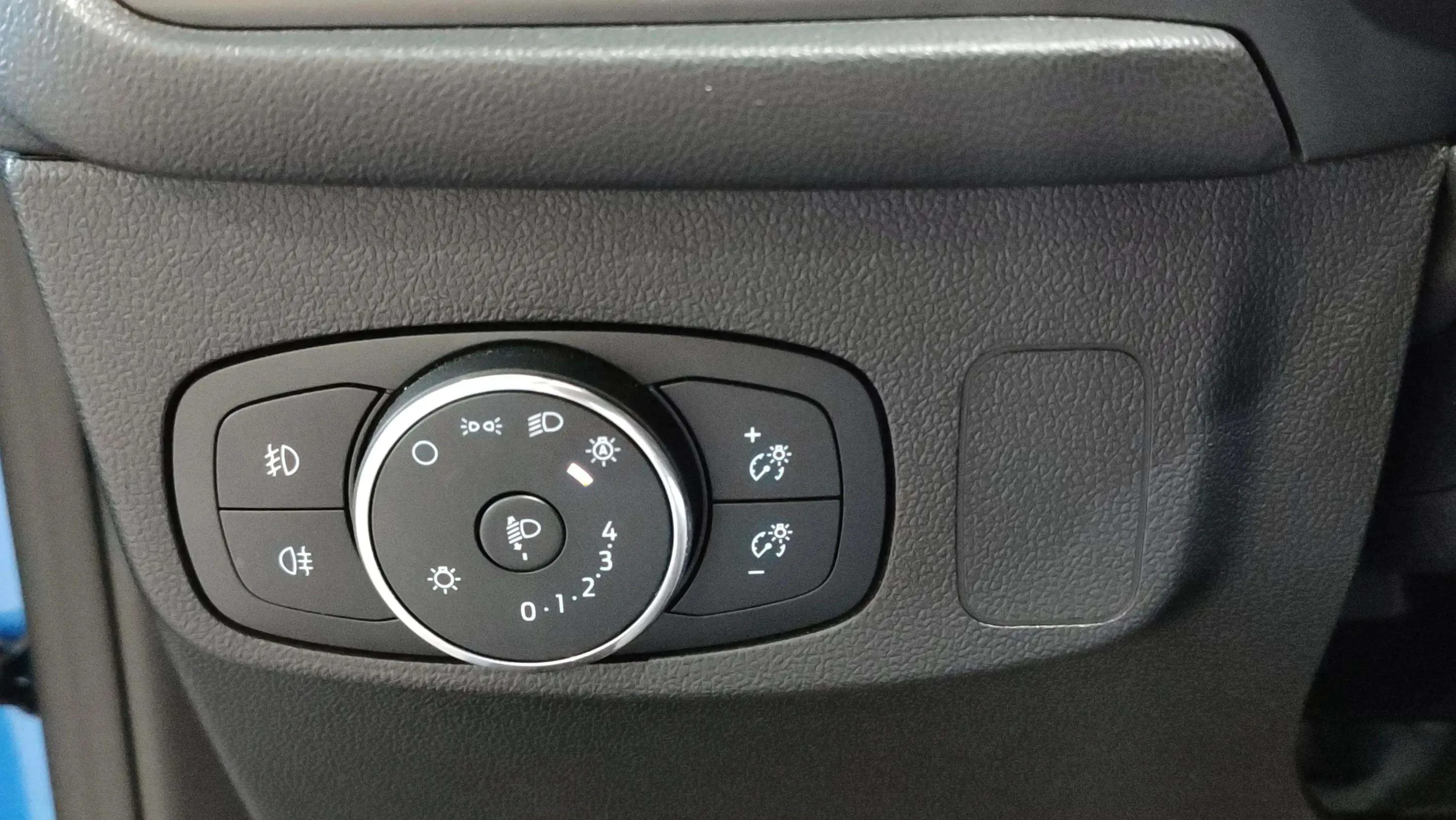 Ford Focus 1.0 EcoBoost MHEV ST-Line - foto 7