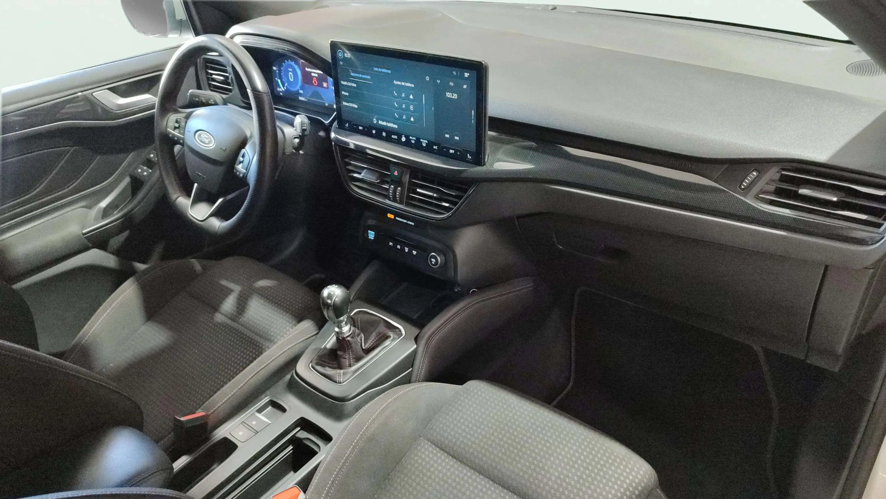 Ford Focus 1.0 EcoBoost MHEV ST-Line - foto 19