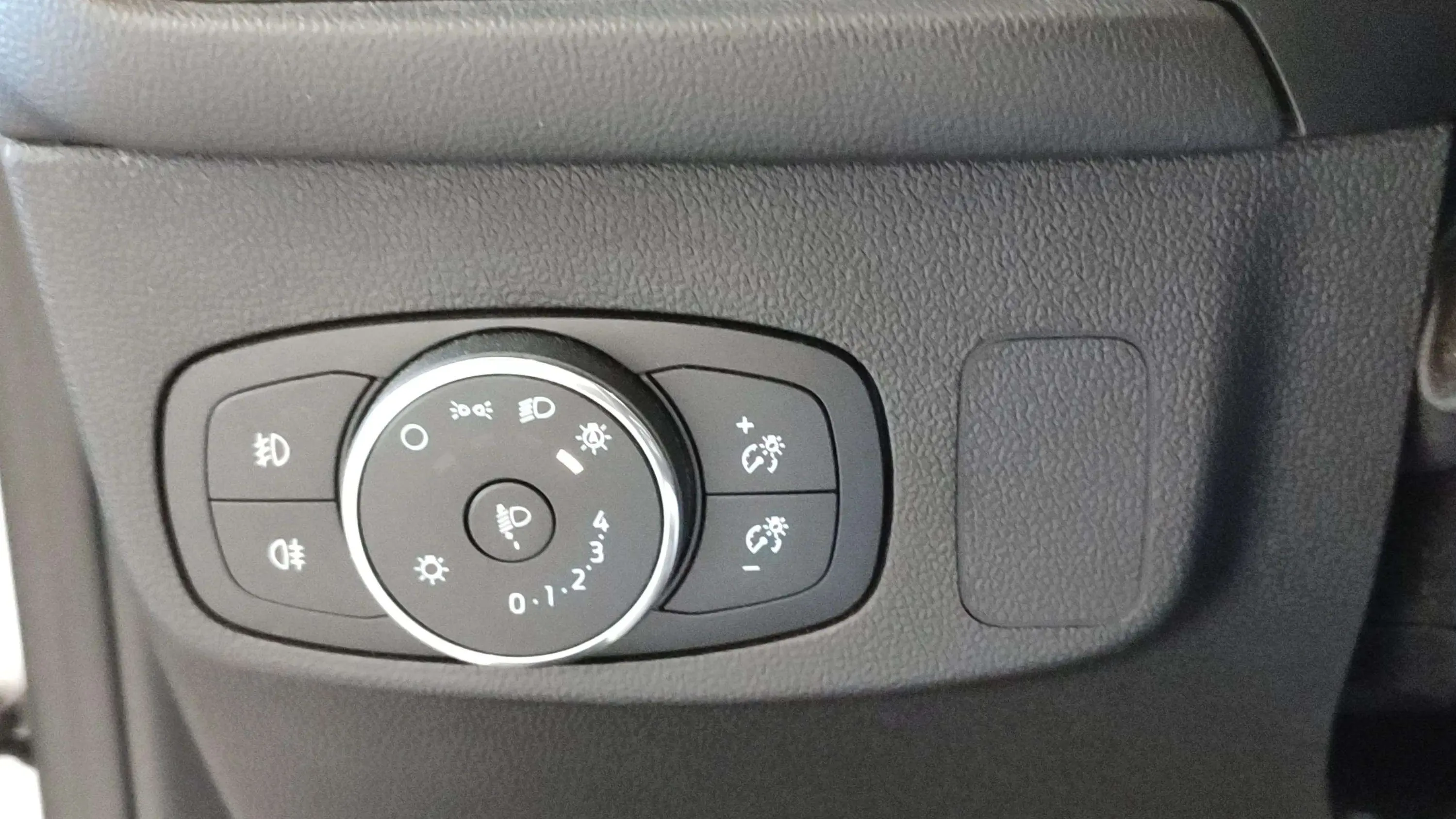 Ford Focus 1.0 EcoBoost MHEV ST-Line - foto 6