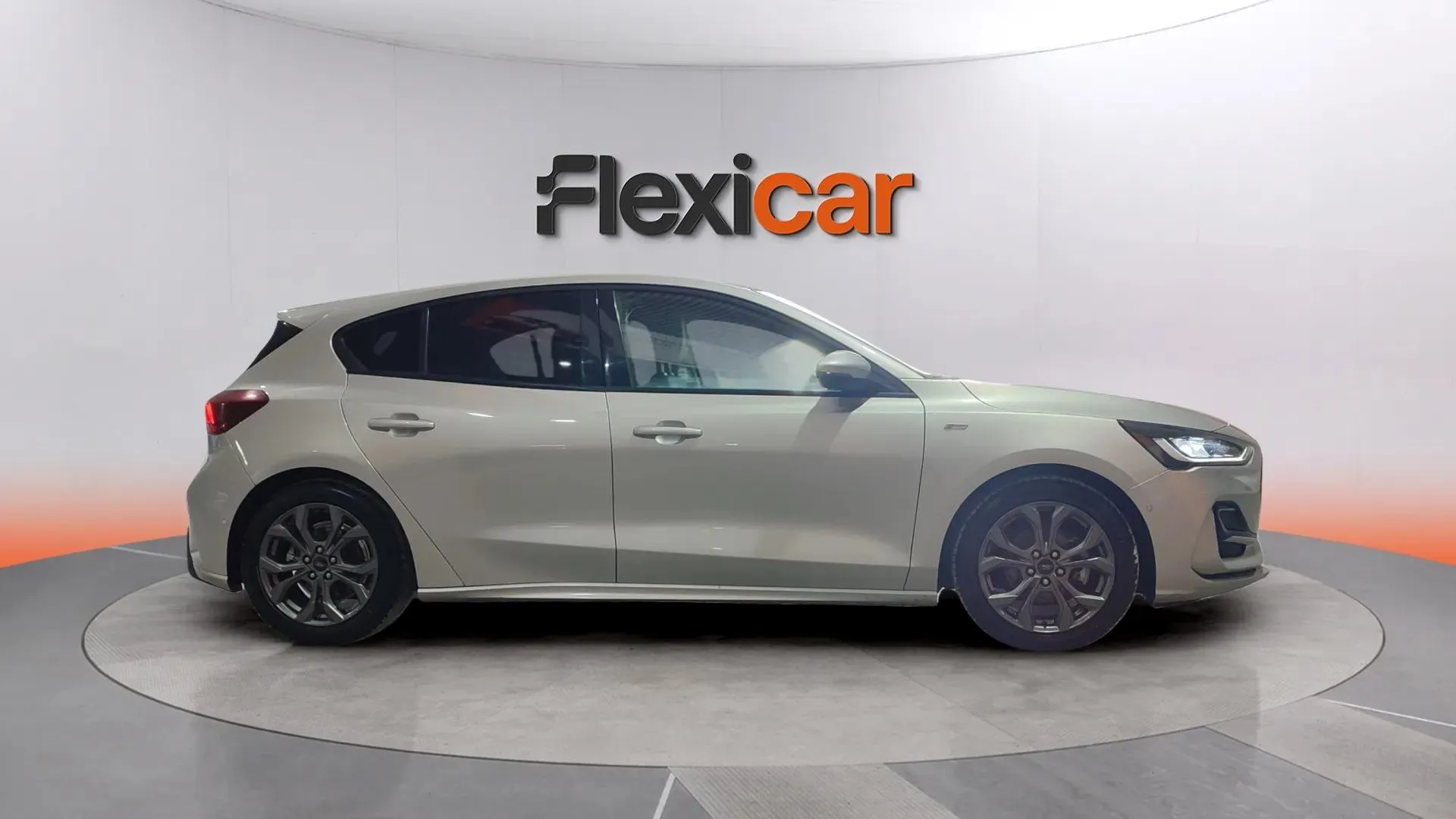 Ford Focus 1.0 EcoBoost MHEV ST-Line - foto 3