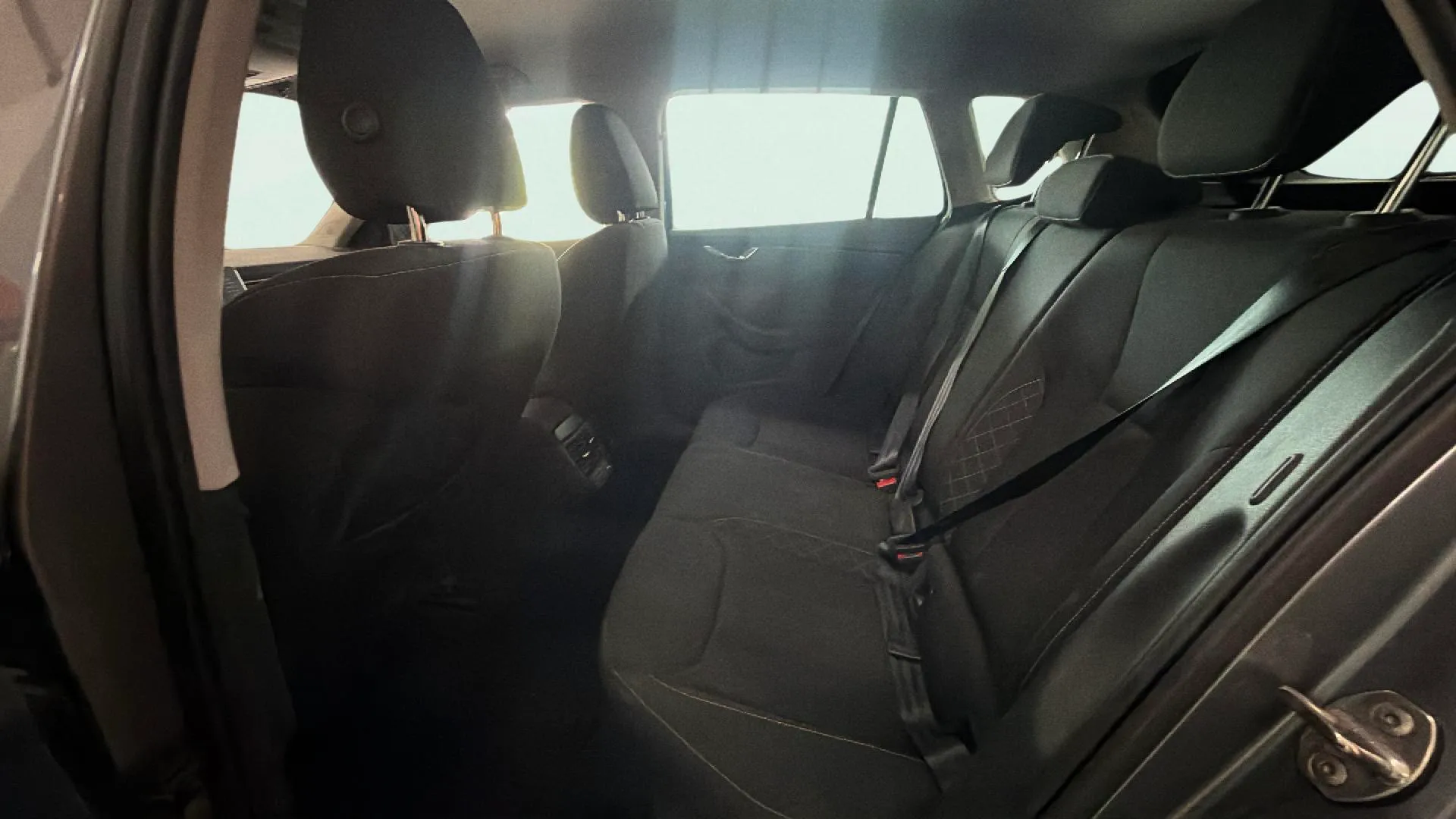Škoda Kamiq 1.0 TSI Ambition - foto 9