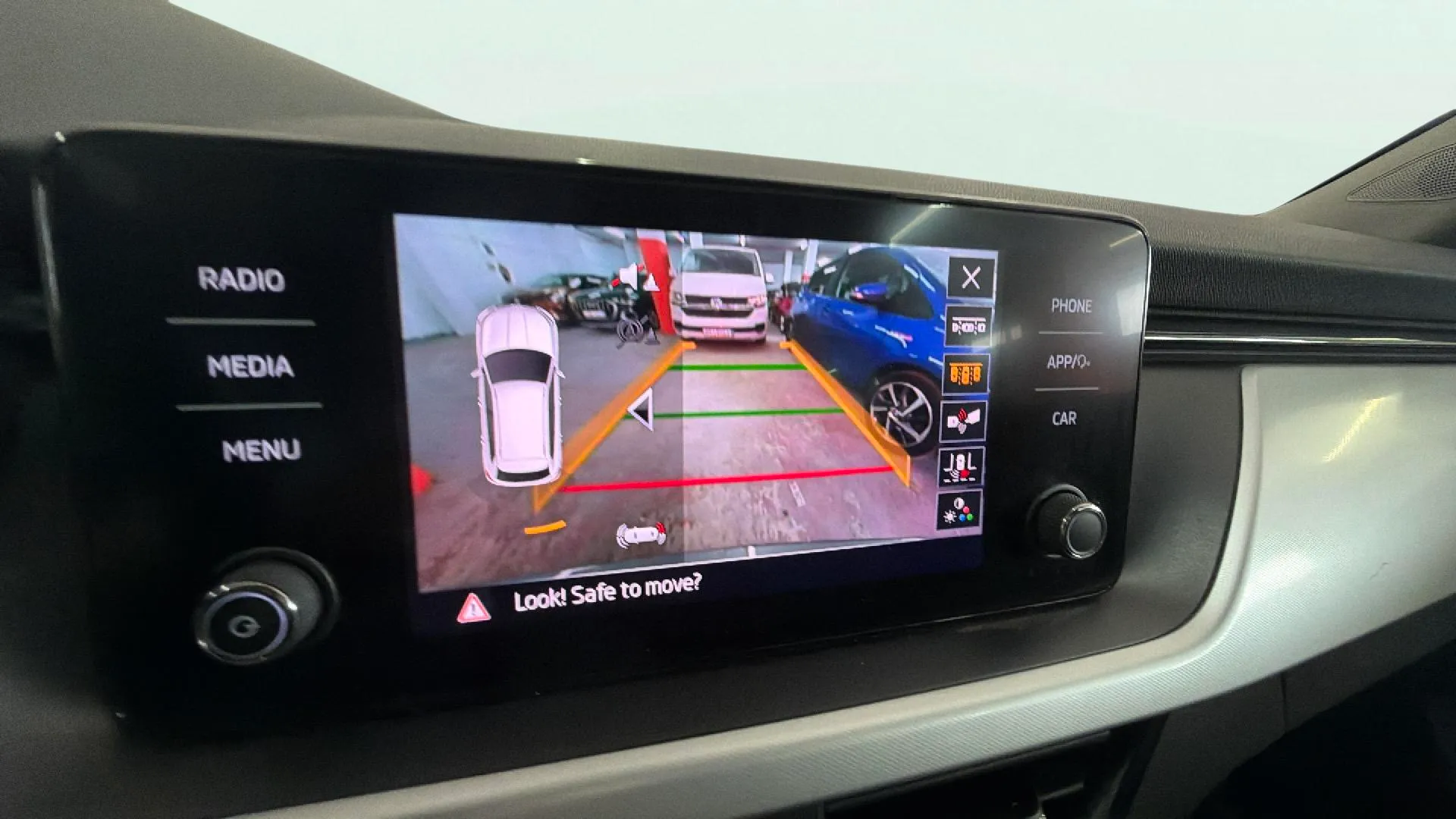 Škoda Kamiq 1.0 TSI Ambition - foto 17