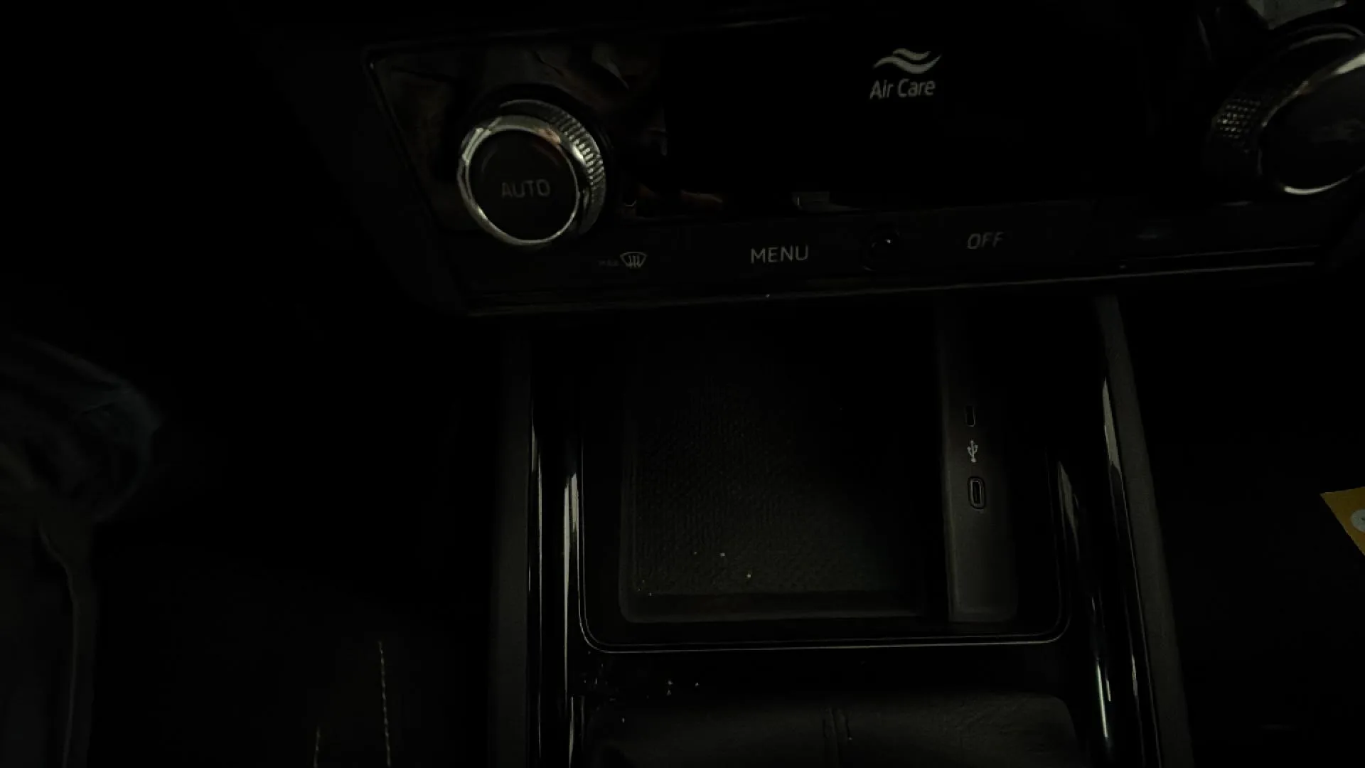Škoda Kamiq 1.0 TSI Ambition - foto 21