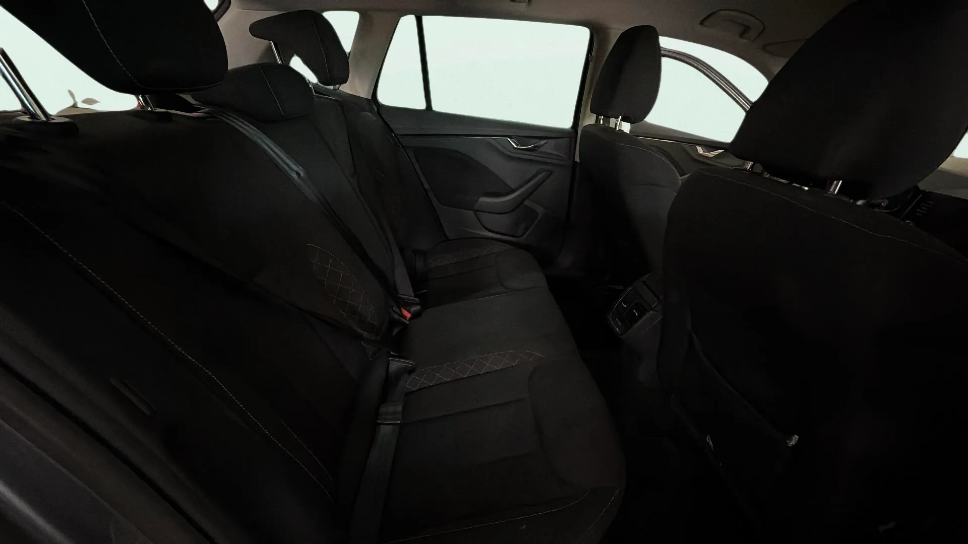 Škoda Kamiq 1.0 TSI Ambition - foto 10