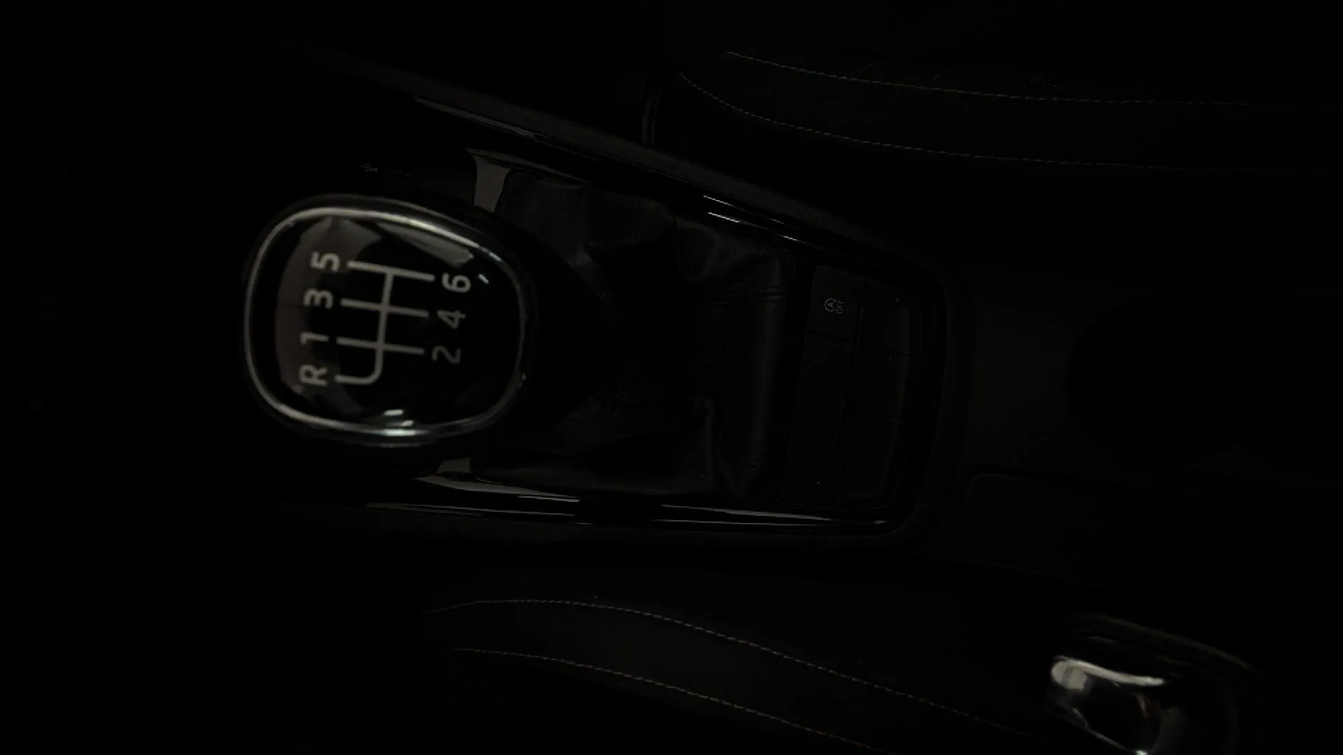 Škoda Kamiq 1.0 TSI Ambition - foto 19
