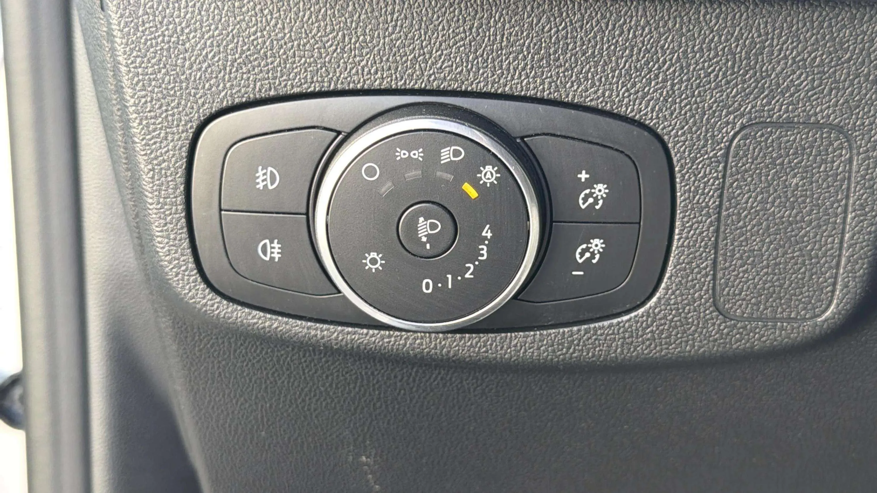Ford Focus 1.0 EcoBoost MHEV ST-Line Design SIP - foto 22