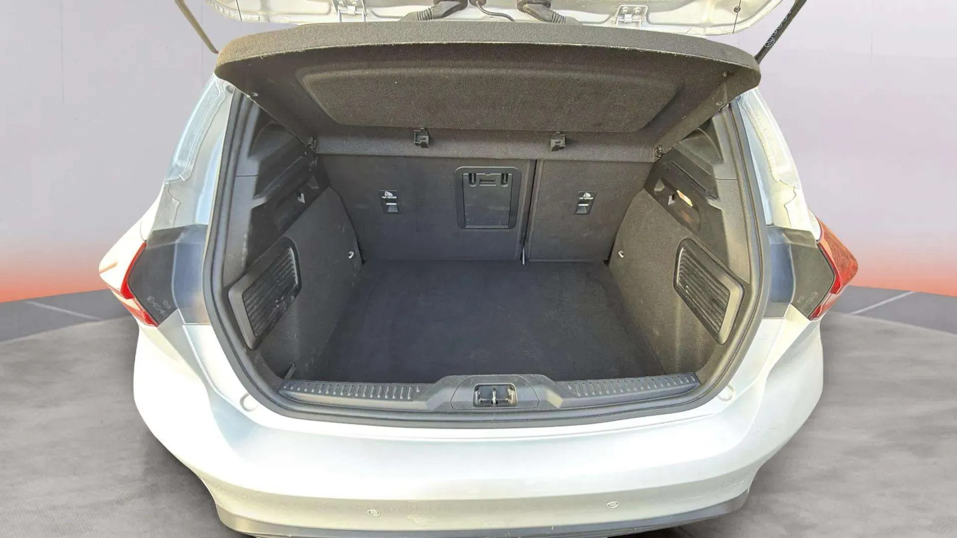 Ford Focus 1.0 EcoBoost MHEV ST-Line Design SIP - foto 15