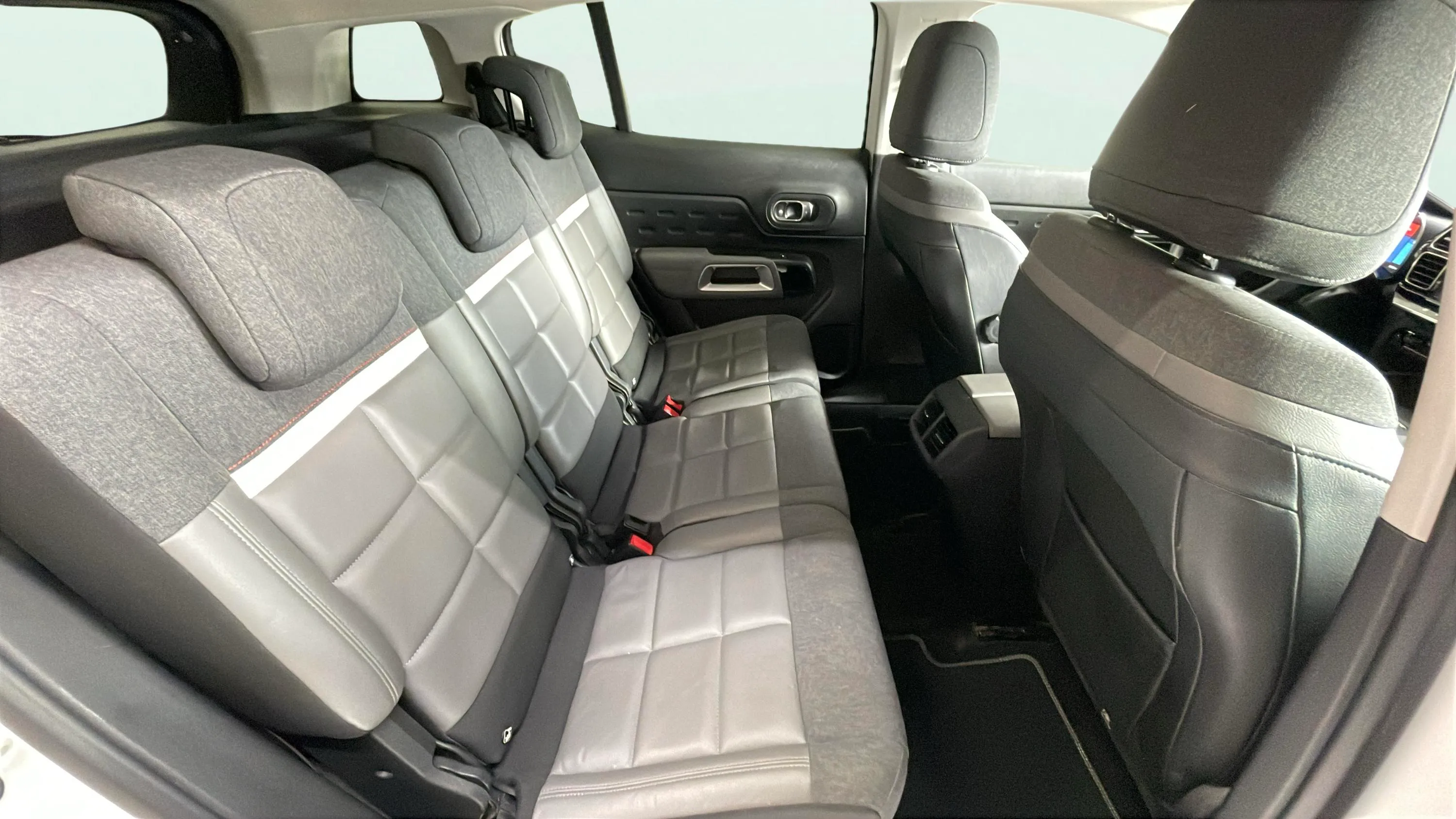 Citroën C5 Aircross 225 e-EAT8 Feel - foto 19