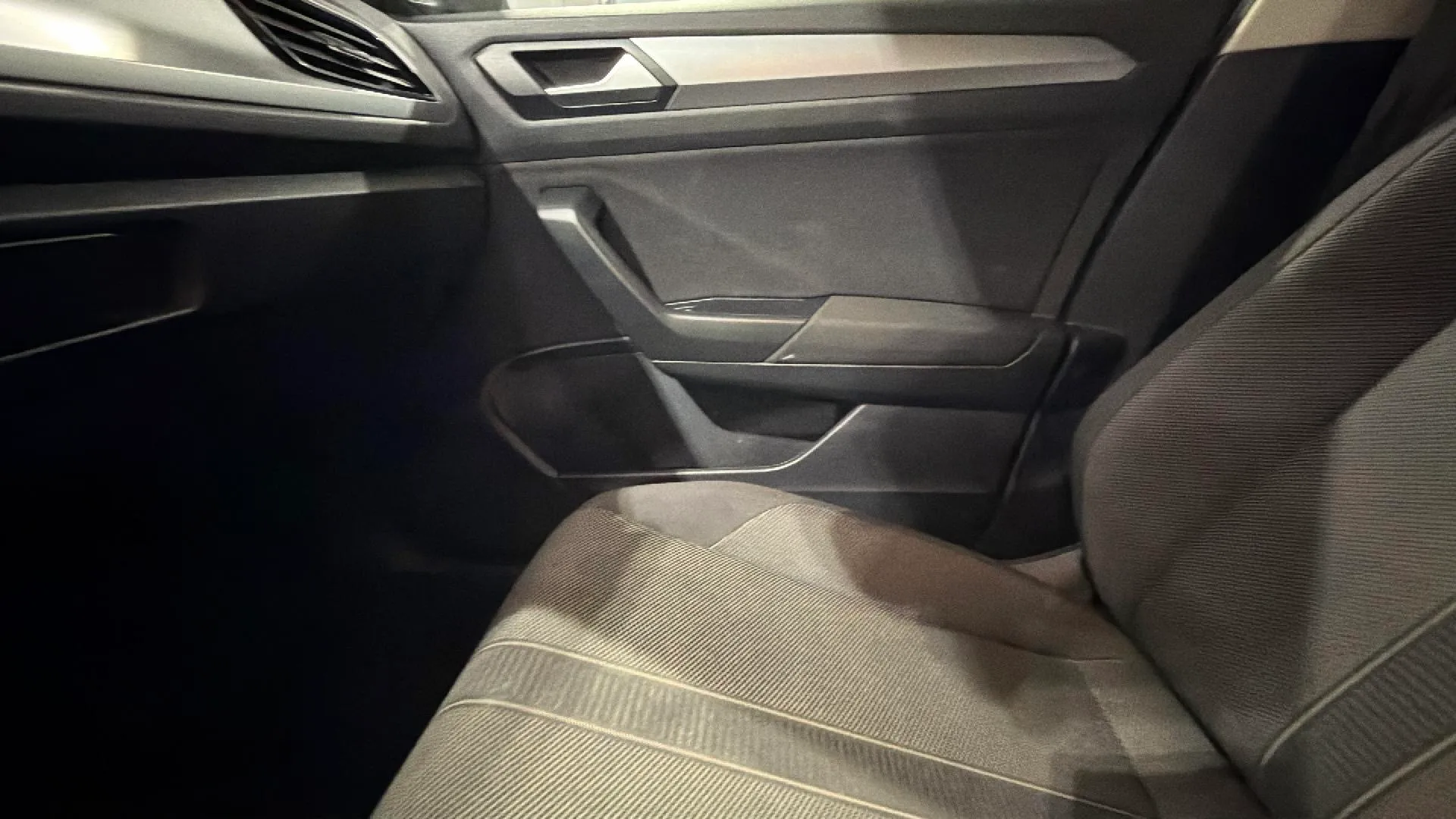 Volkswagen T-Roc Business 1.0 TSI - foto 16